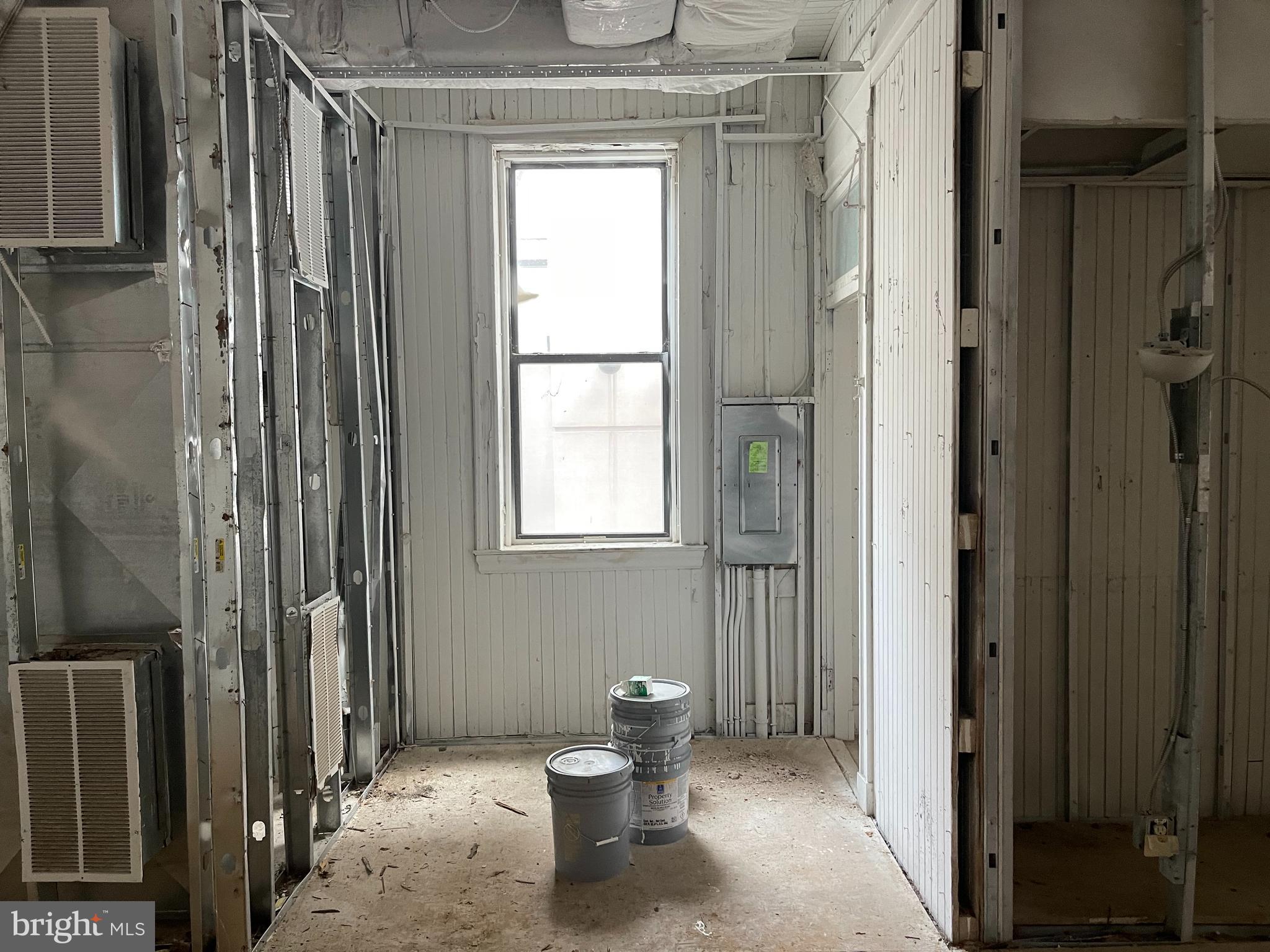 DOWNTOWN - Commercial Sale