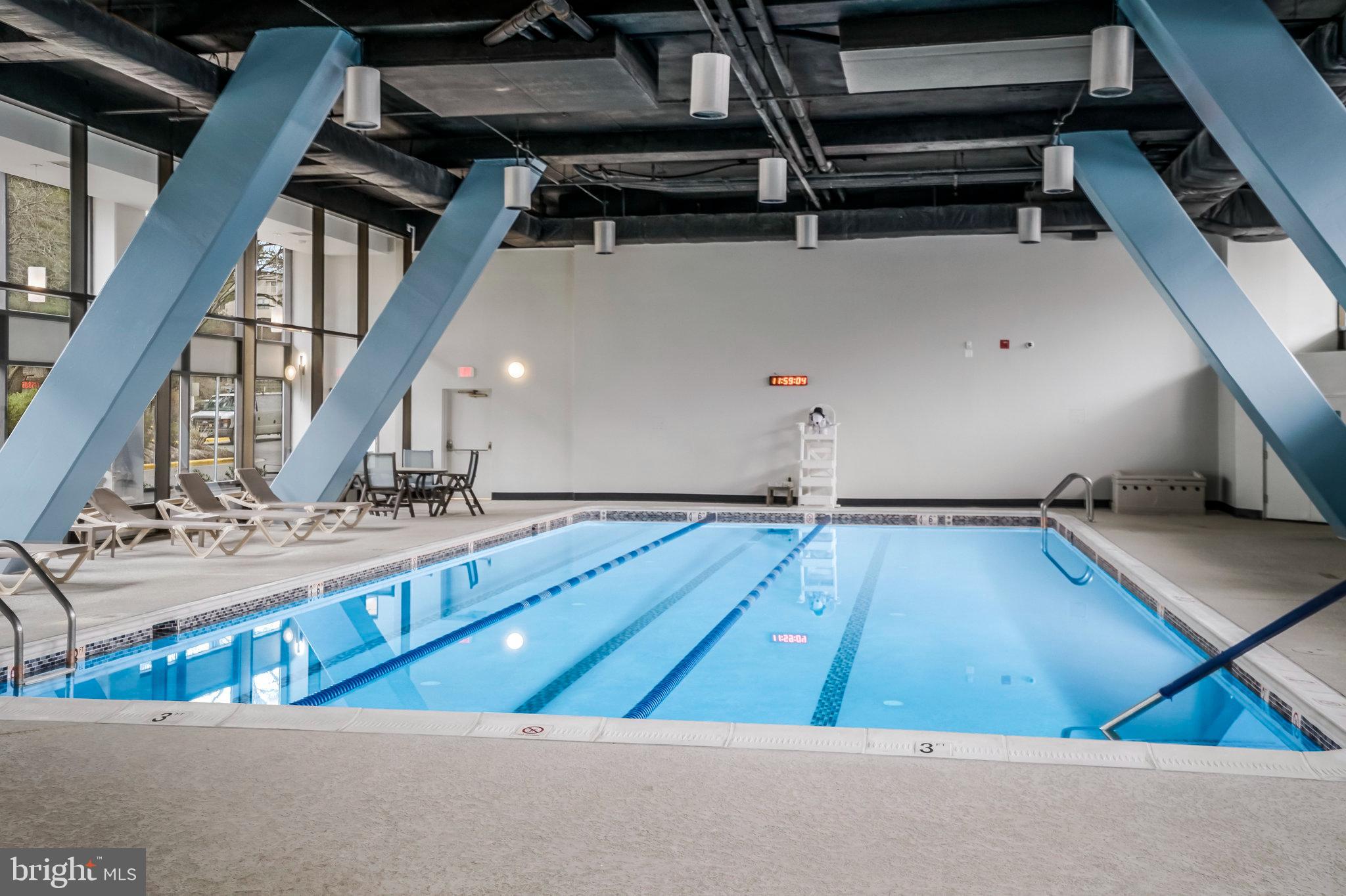 LAKESIDE PLAZA - Residential