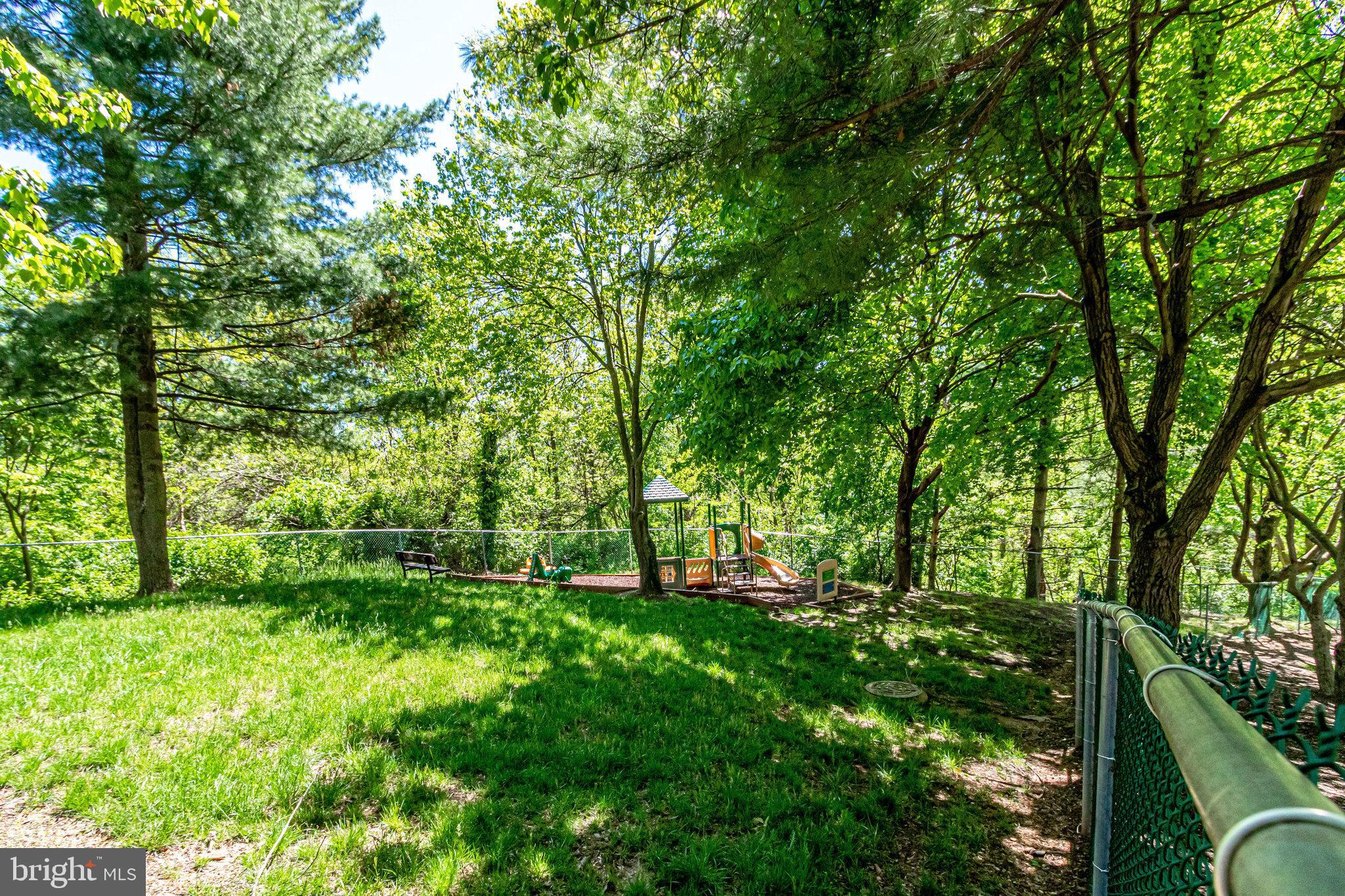 LAKESIDE PLAZA - Residential