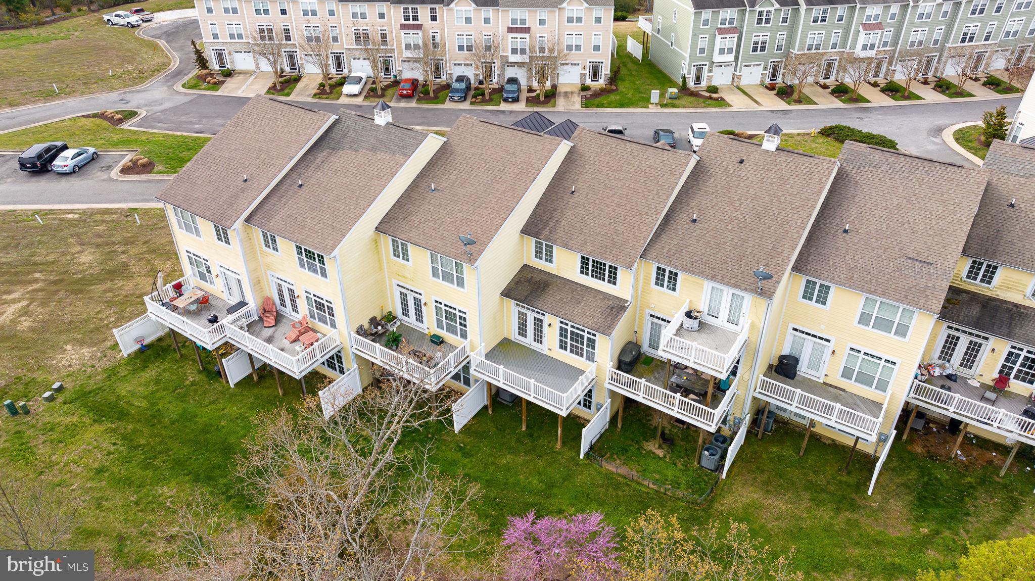 MONROE POINT TOWNHOUSES - Residential
