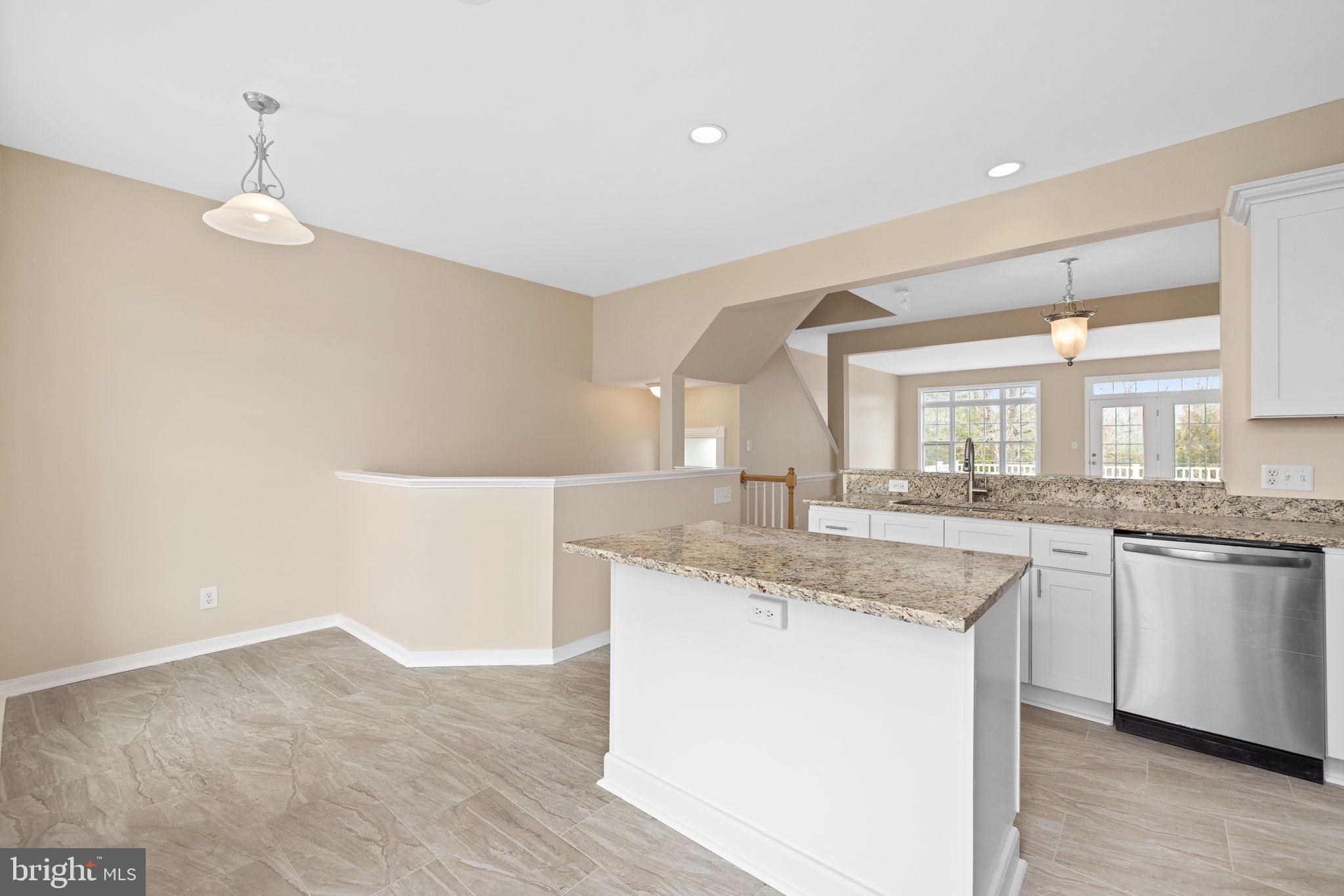 MONROE POINT TOWNHOUSES - Residential