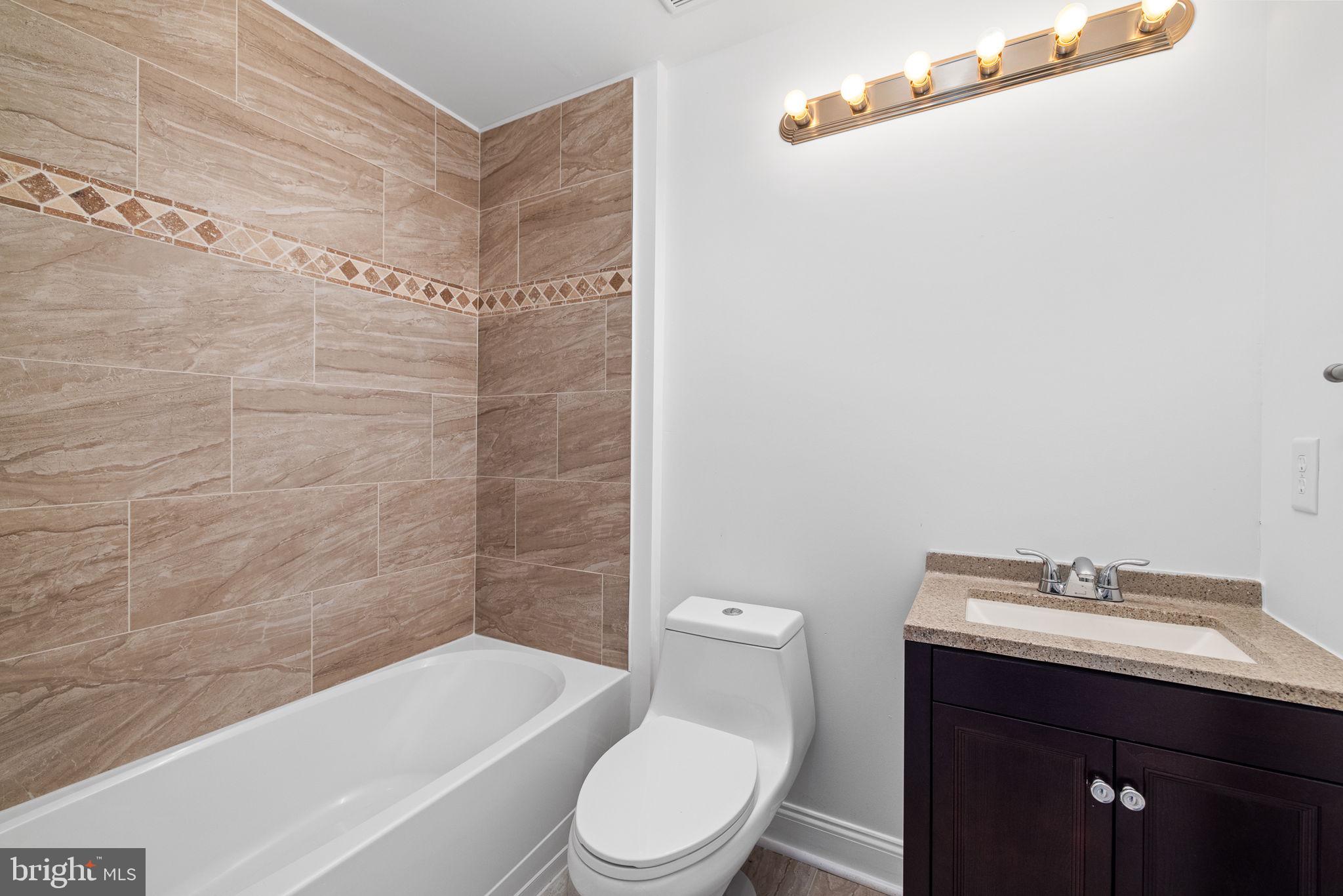 MONROE POINT TOWNHOUSES - Residential