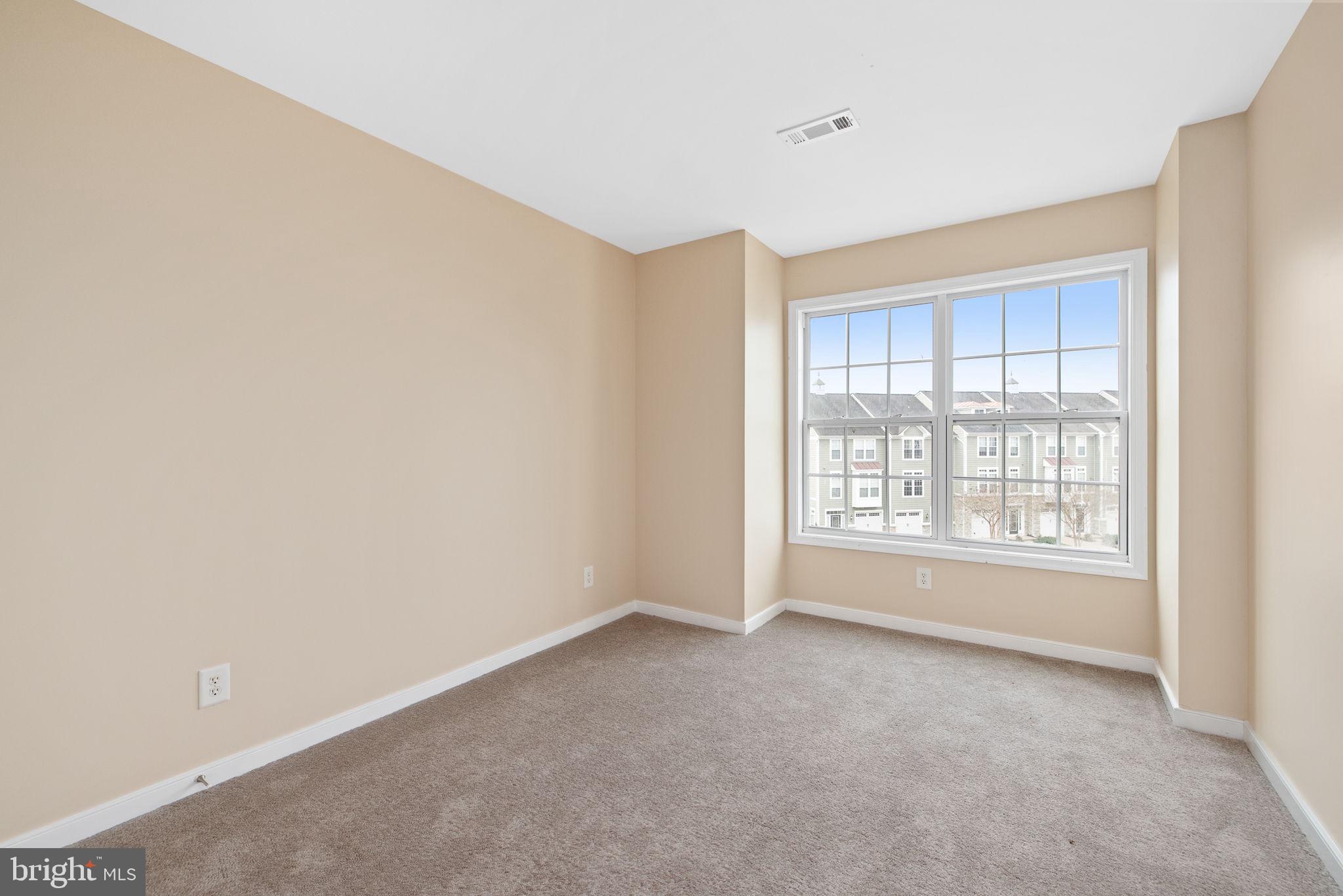 MONROE POINT TOWNHOUSES - Residential