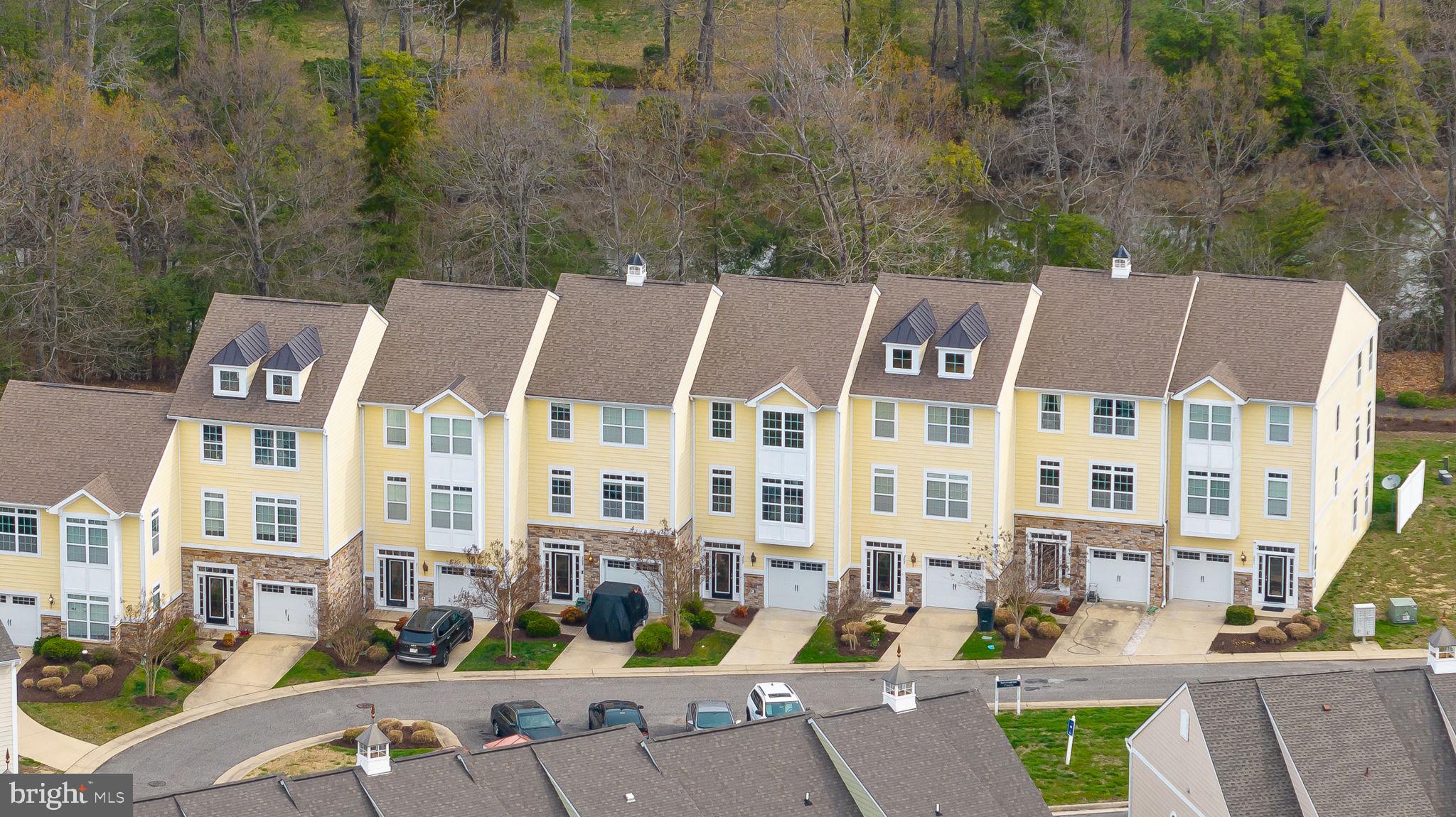 MONROE POINT TOWNHOUSES - Residential
