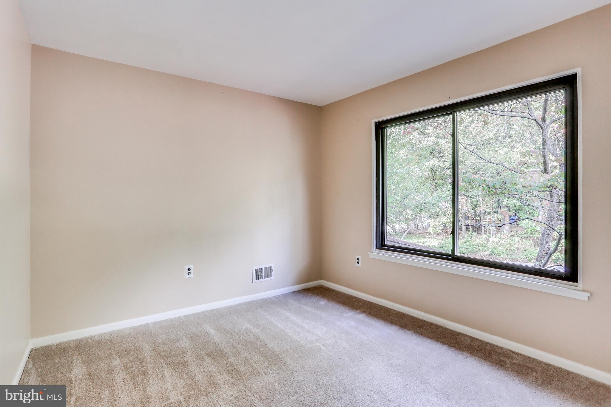 HOBBITS GLEN - Residential