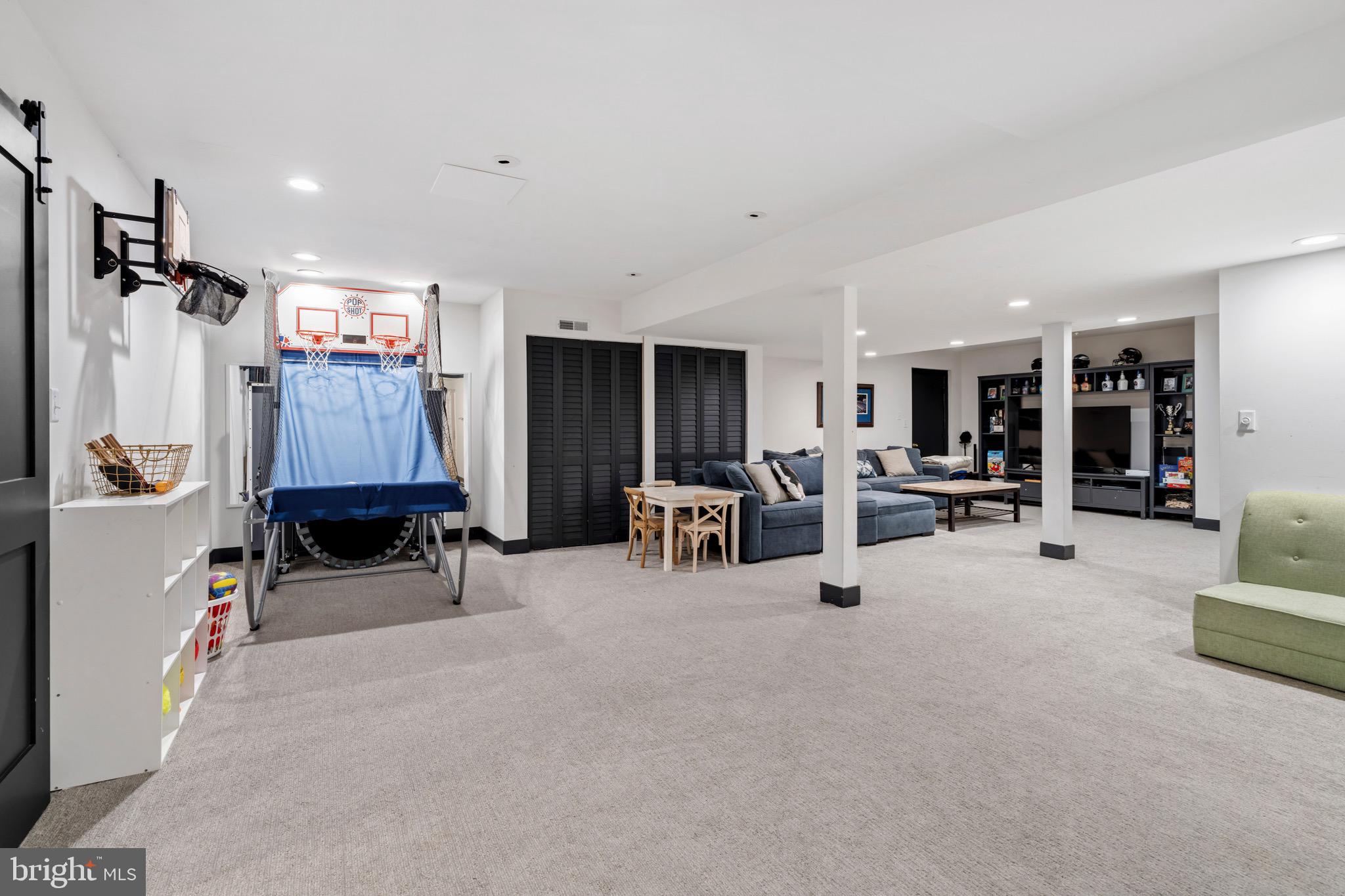 FIELDS OF FOUR CORNERS - Residential