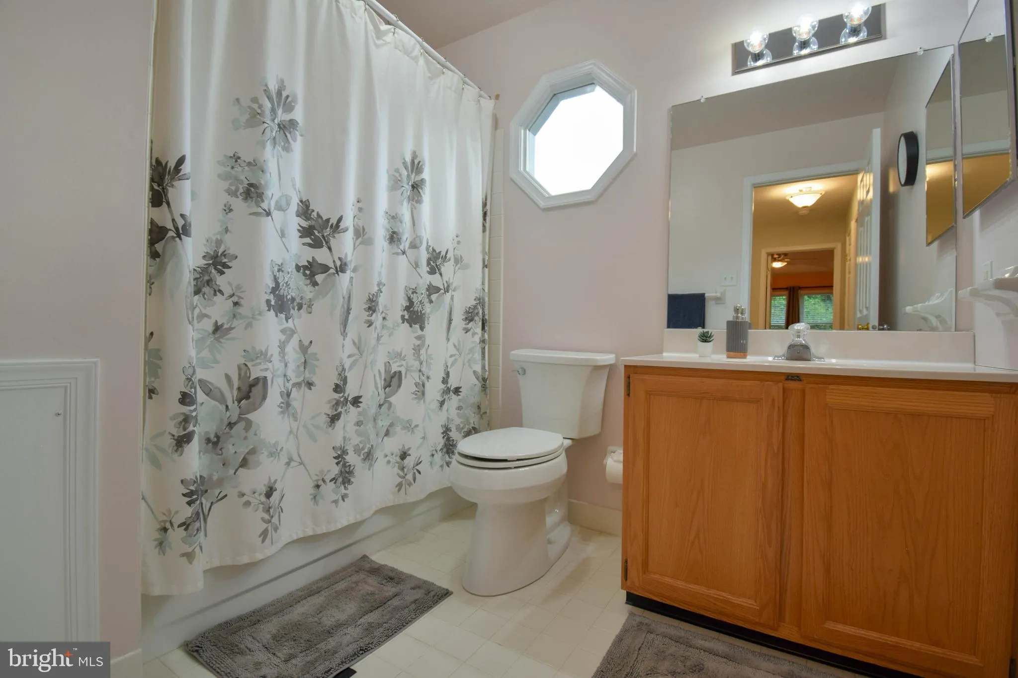 Glen Mills, Pennsylvania 19342, United States, 2 Bedrooms Bedrooms, ,3 BathroomsBathrooms,Residential,Active,171814