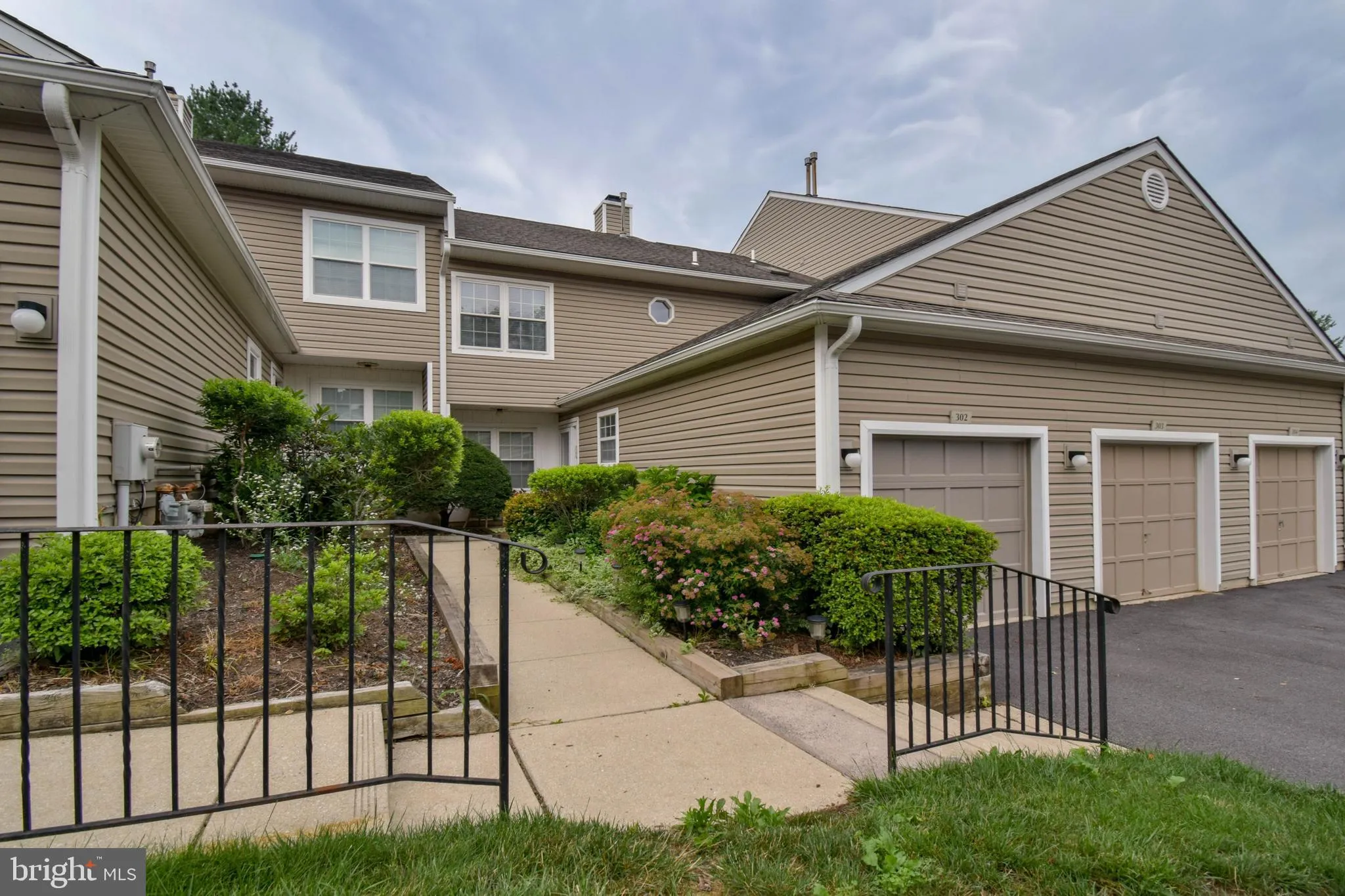 Glen Mills, Pennsylvania 19342, United States, 2 Bedrooms Bedrooms, ,3 BathroomsBathrooms,Residential,Active,171814