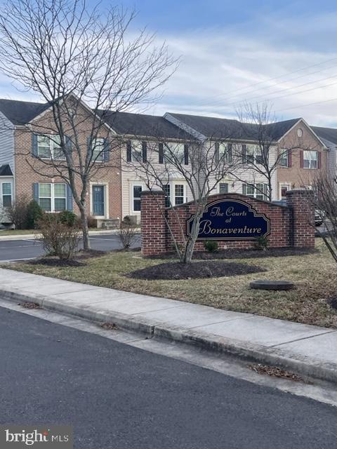 COMMING SOON!!!!! 4 bedroom, 2.5 bath Townhouse for rent ready for you to make it your home!! Nice kitchen with granite countertops. Gleaming hardwood floors in the Living Room and Kitchen/Dining Room area leading to a large enclosed backyard. The upper level features a spacious Owner's Bedroom suite complete with bath & shower, and walk-in closet. The finished lower level, features a bedroom, family room, and more.