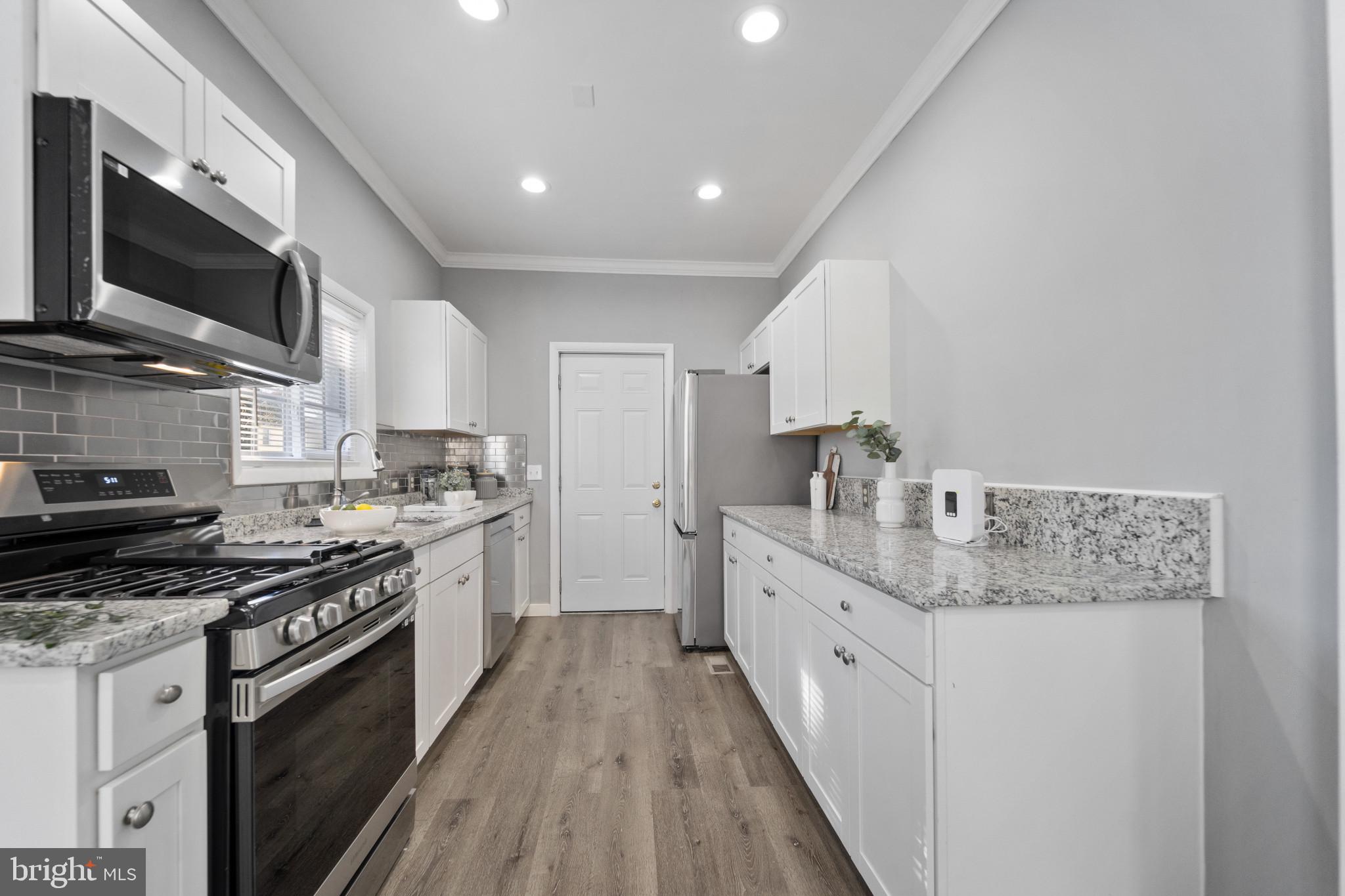 WINDSOR HILLS - Residential