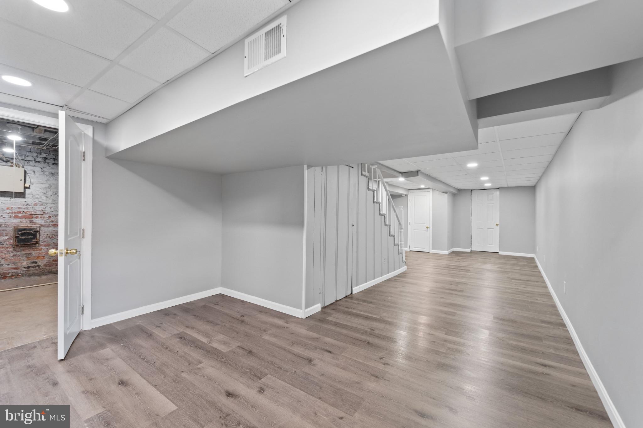 WINDSOR HILLS - Residential