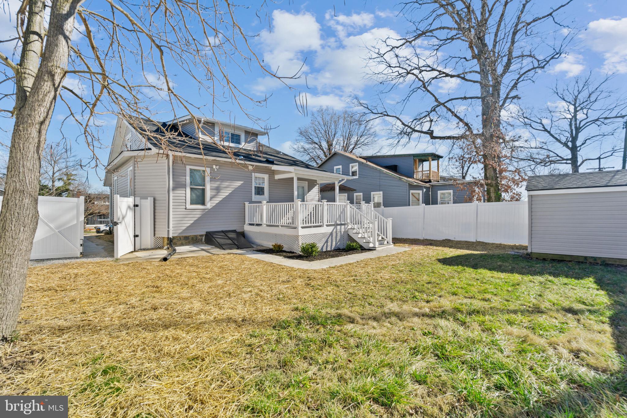 WINDSOR HILLS - Residential