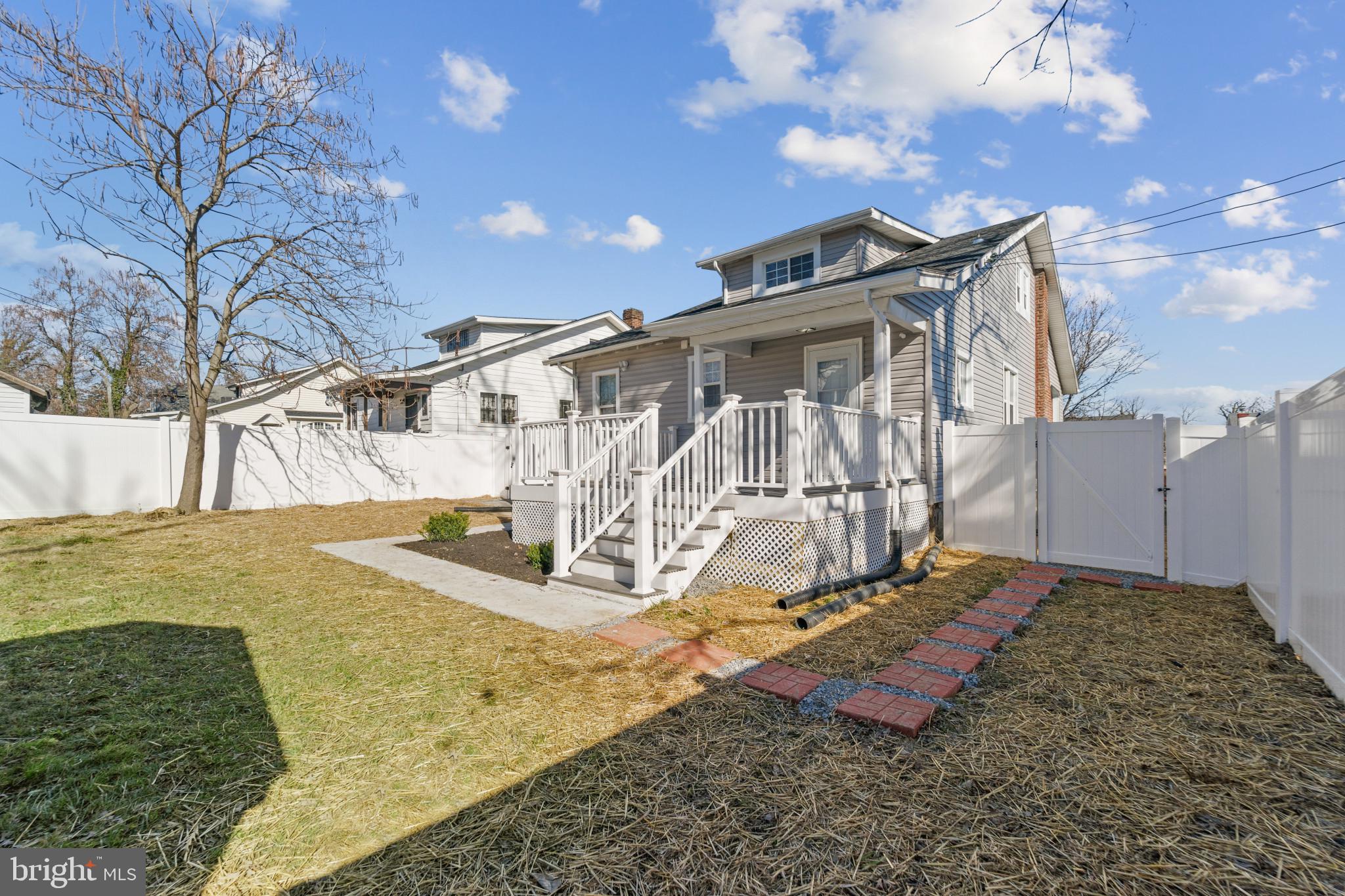 WINDSOR HILLS - Residential