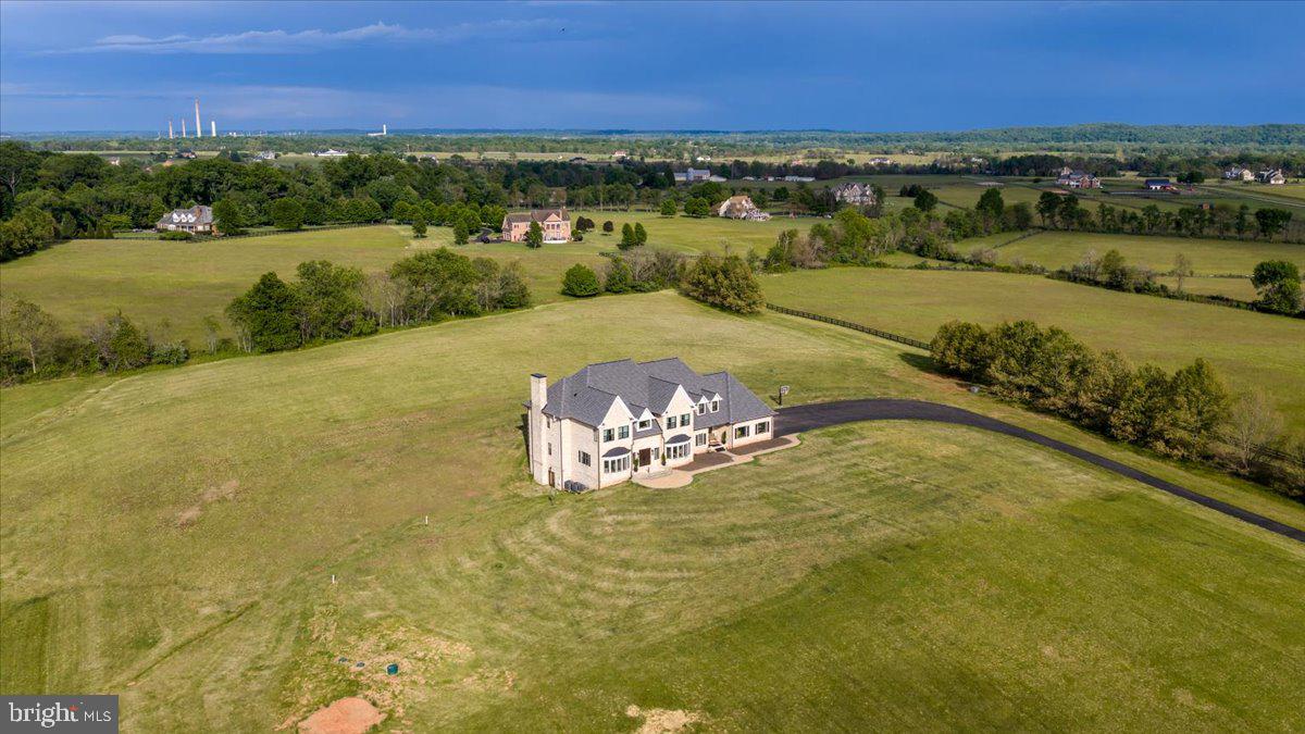 LEE'S CROSSING - Residential
