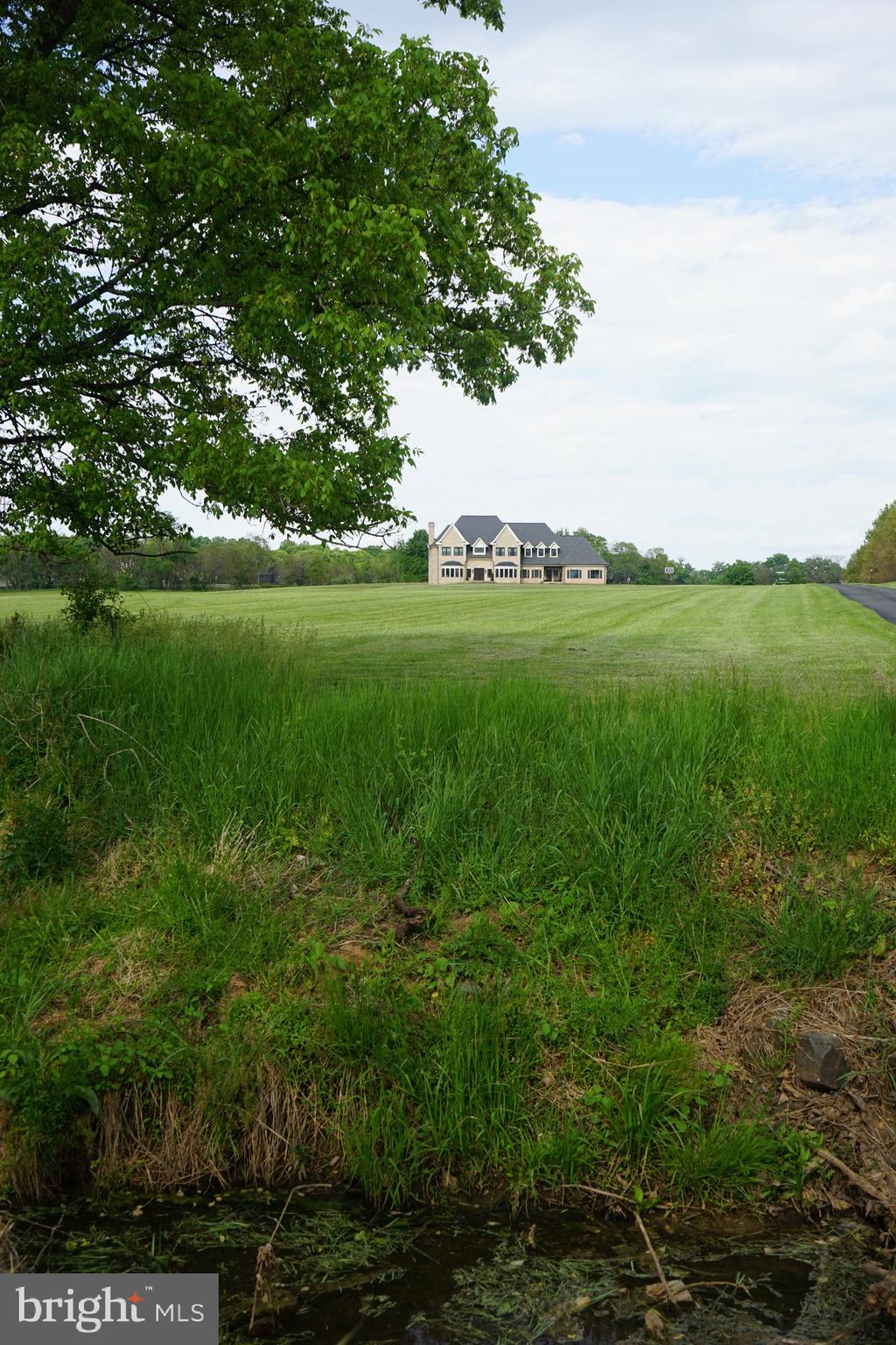 LEE'S CROSSING - Residential