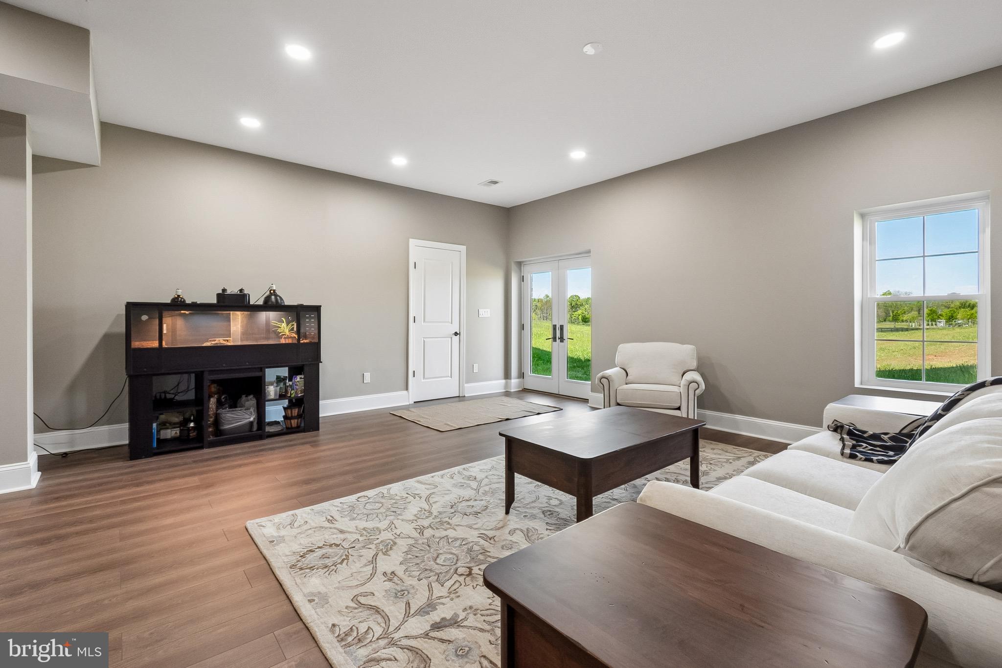 LEE'S CROSSING - Residential