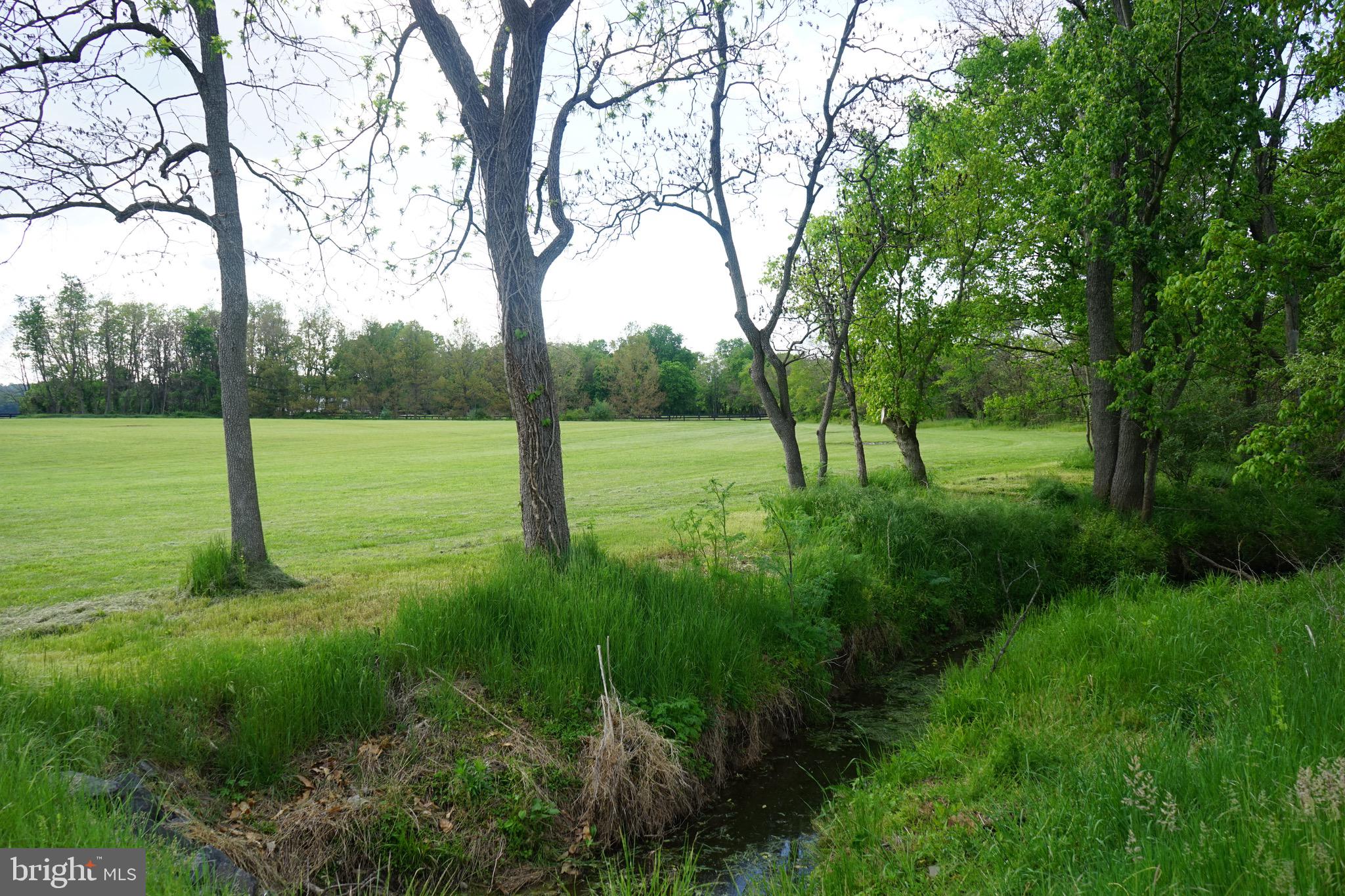 LEE'S CROSSING - Residential