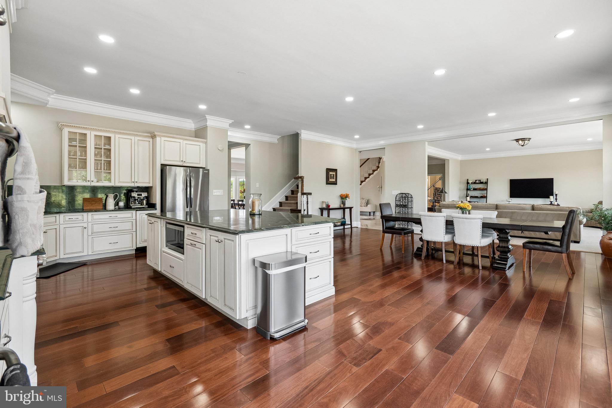 LEE'S CROSSING - Residential