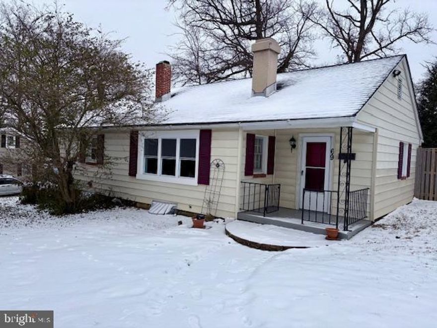 Cozy ranch in great neighborhood available now. Fenced in yard, tons of storage. Freshly painted and ready to move in! Close to everything.