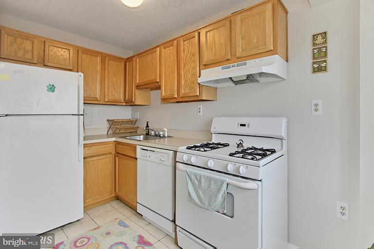 PARK PLACE - Residential Lease