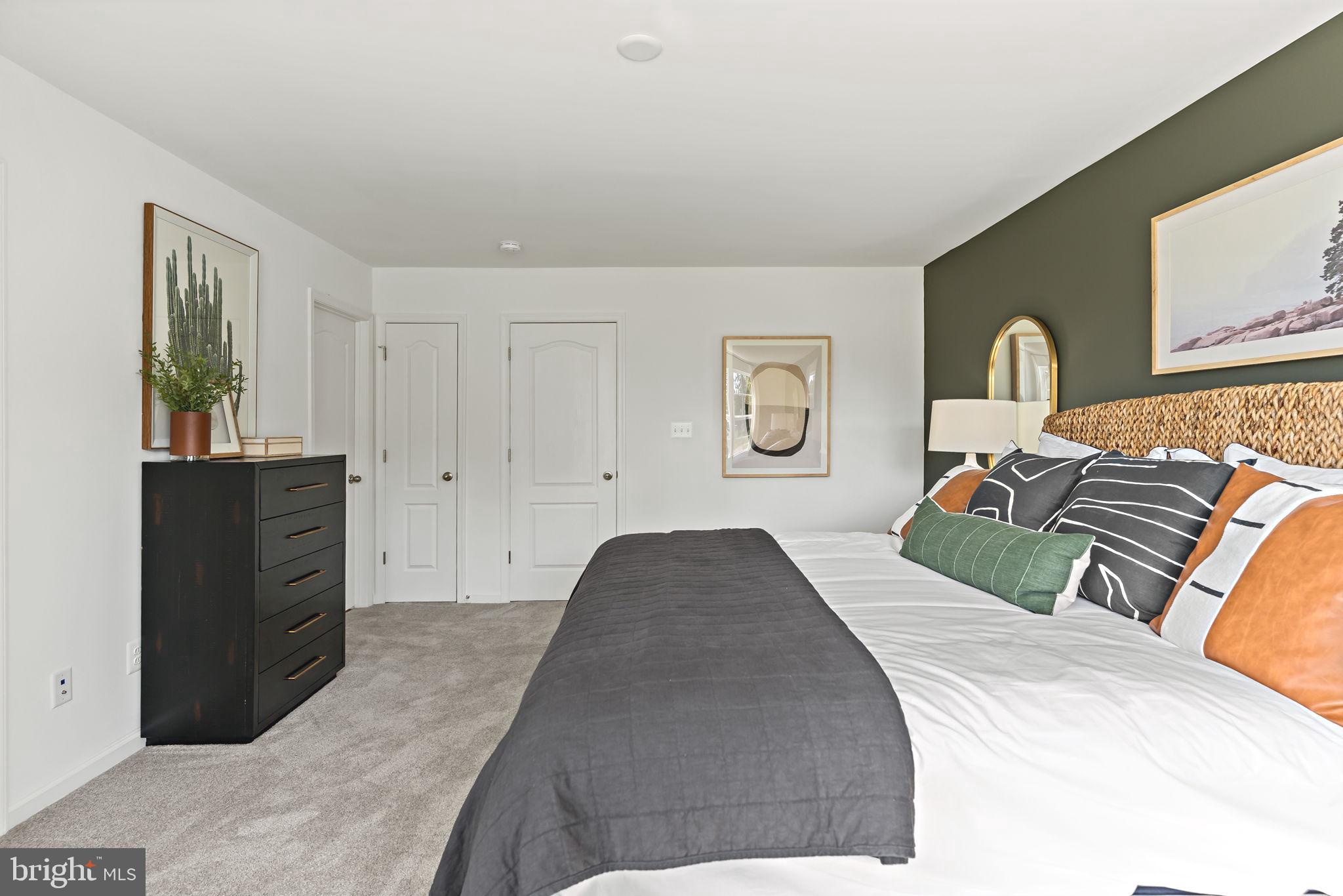 WHISPERING PINES - Residential