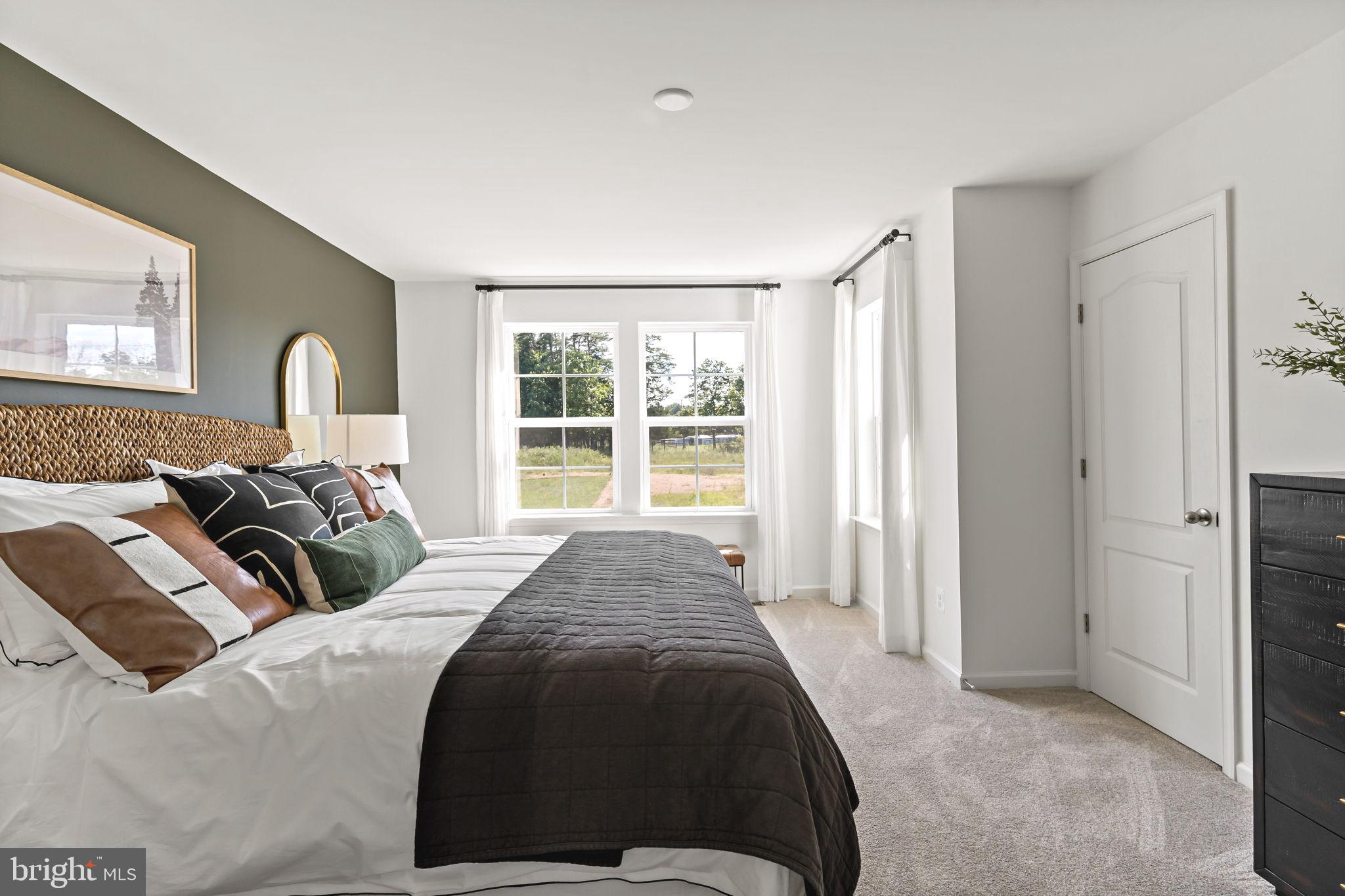 WHISPERING PINES - Residential