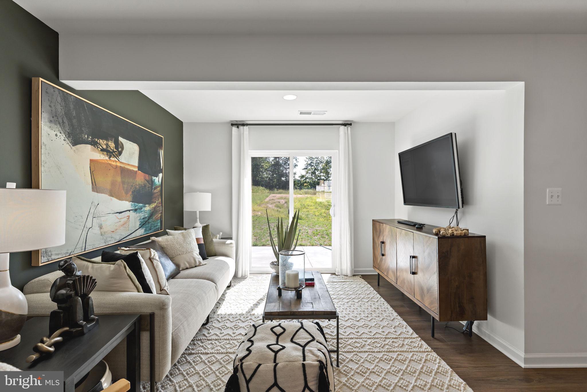 WHISPERING PINES - Residential