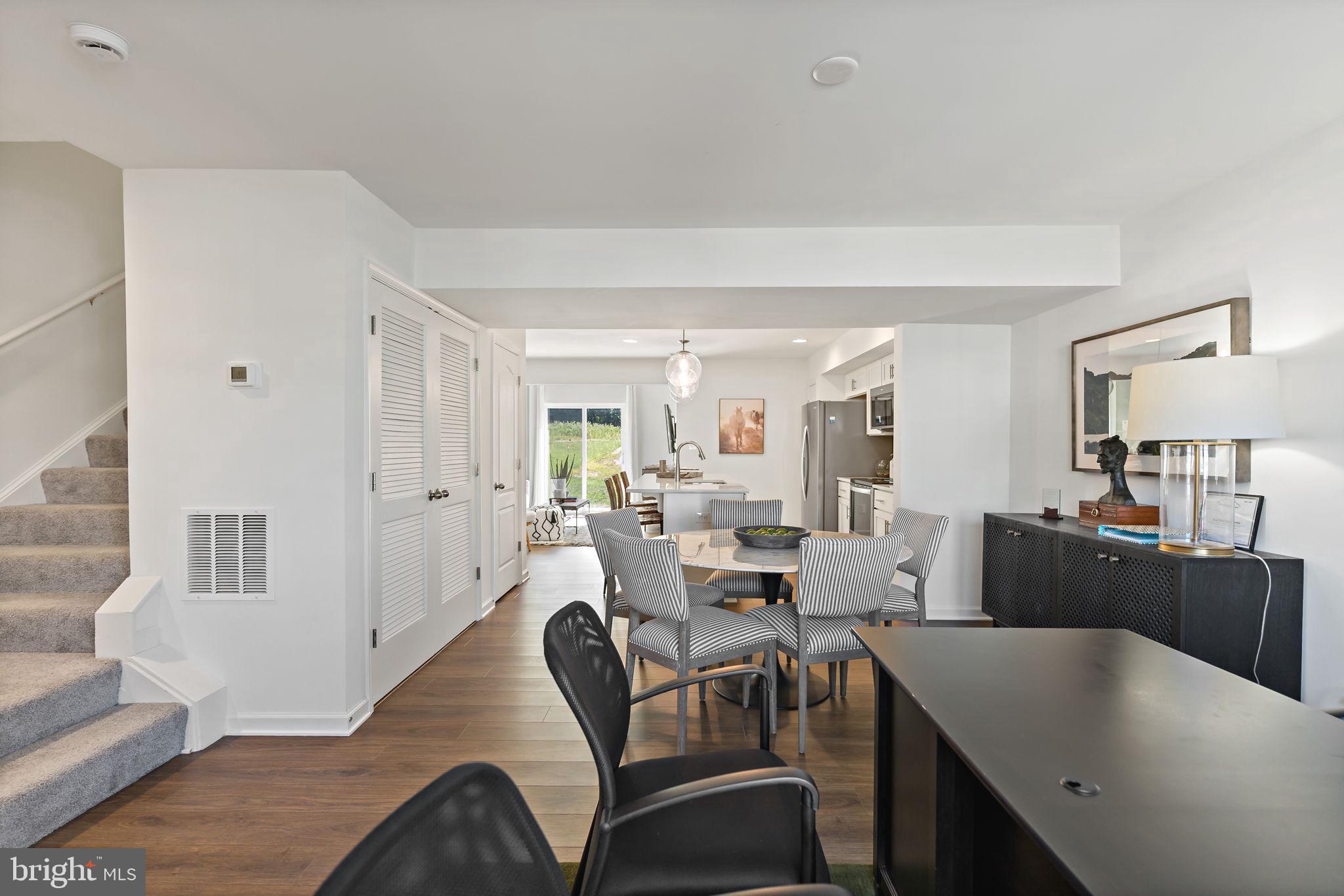 WHISPERING PINES - Residential