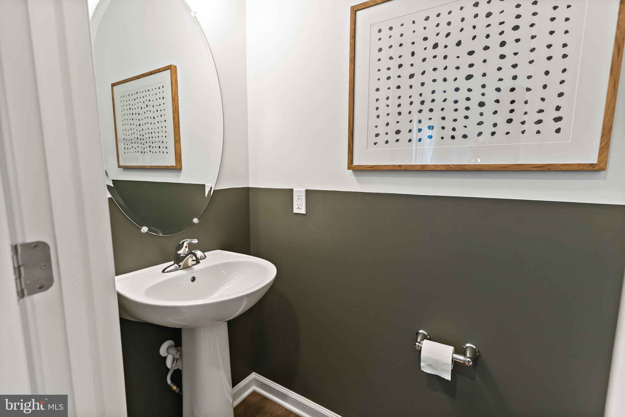 WHISPERING PINES - Residential