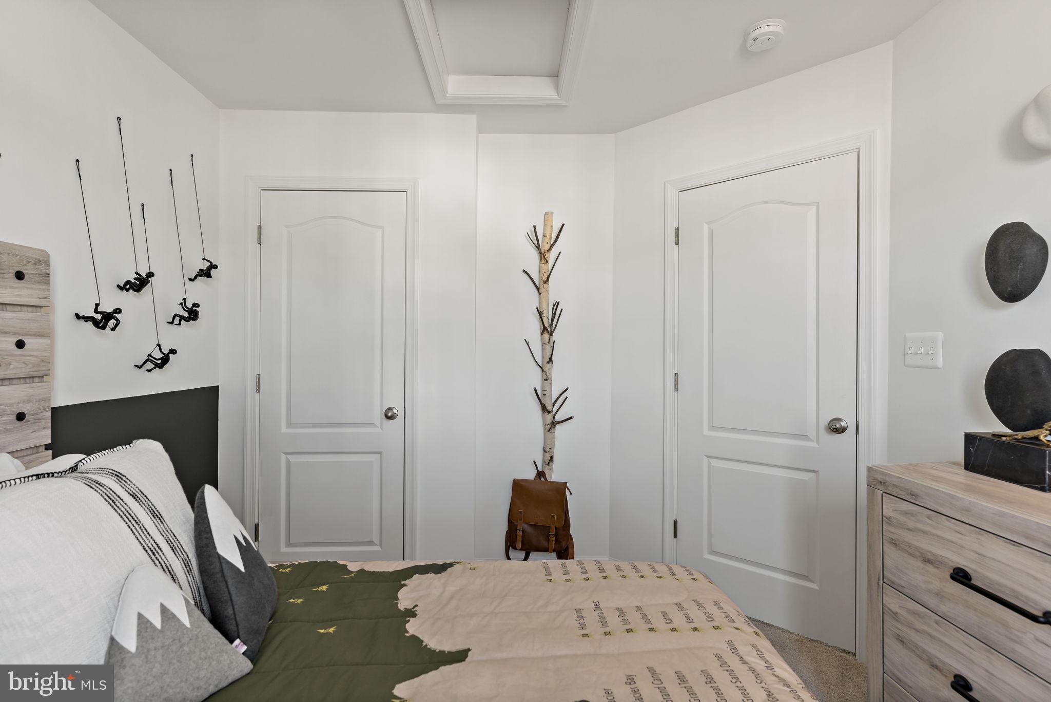 WHISPERING PINES - Residential