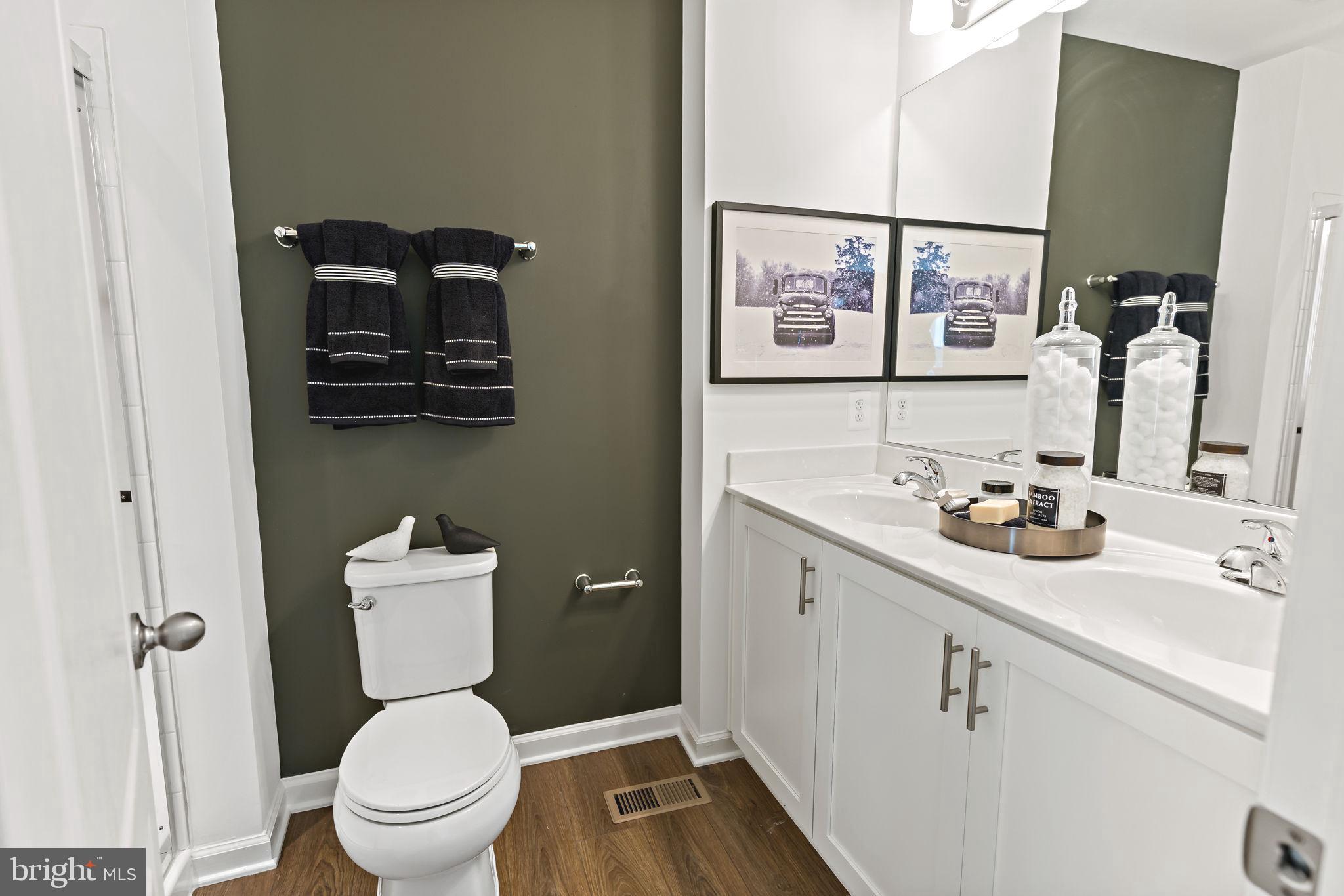 WHISPERING PINES - Residential