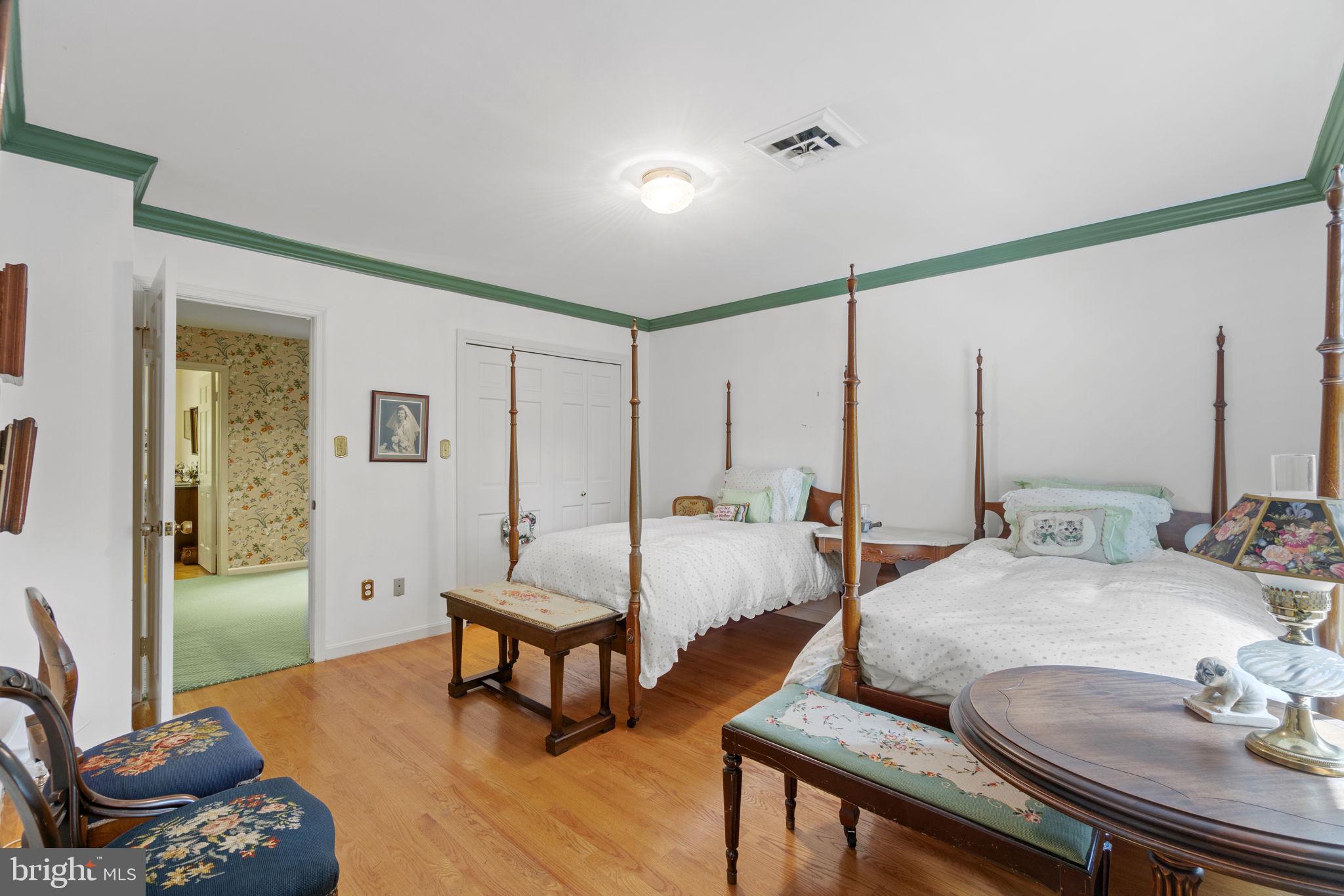 KENWOOD PARK - Residential