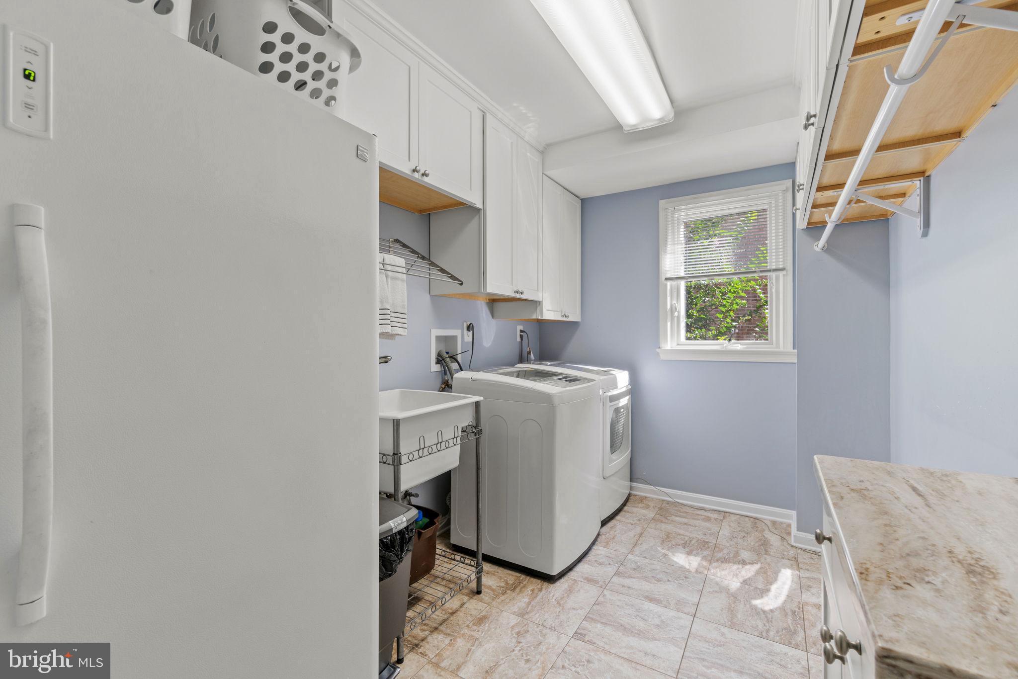 KENWOOD PARK - Residential