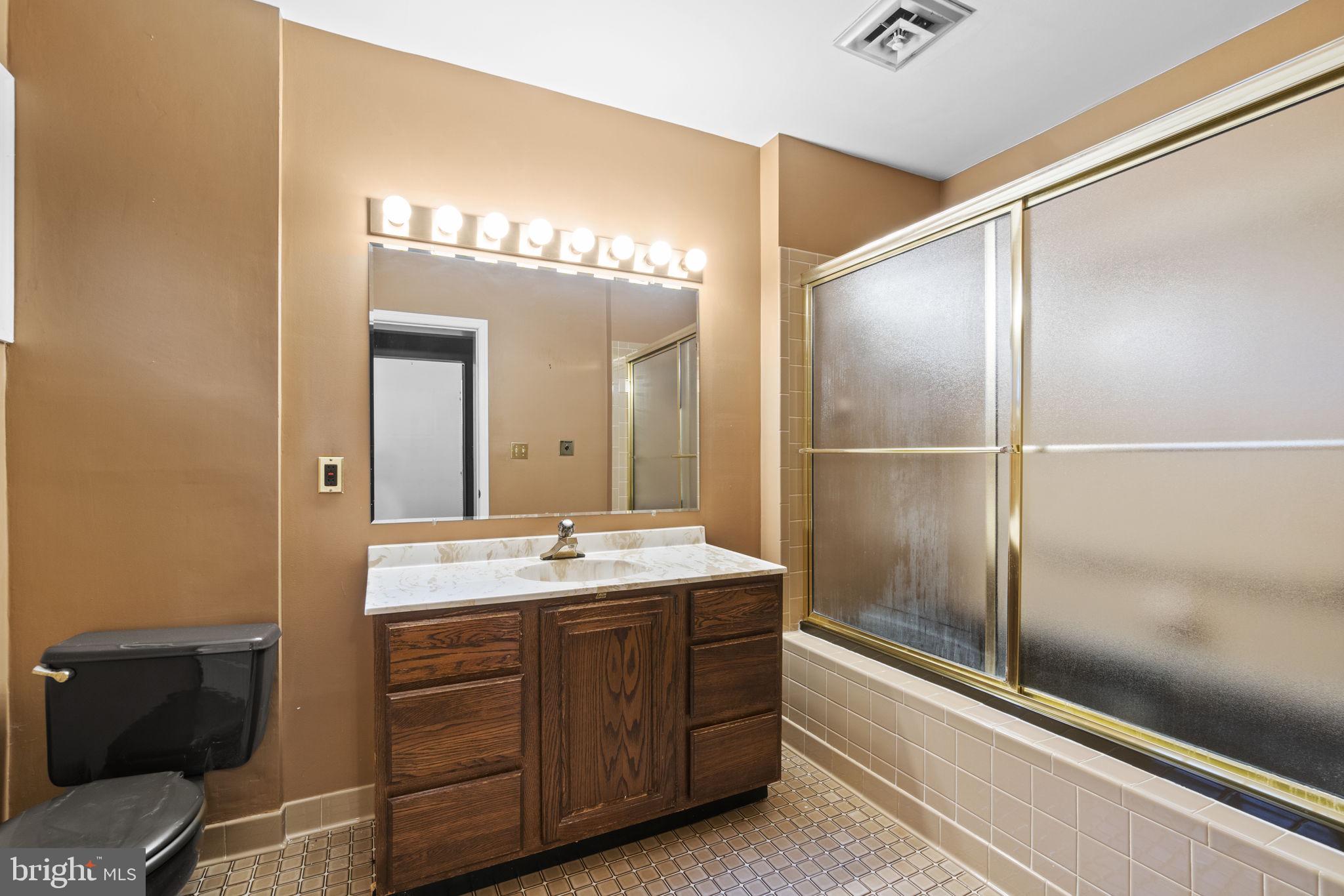 KENWOOD PARK - Residential