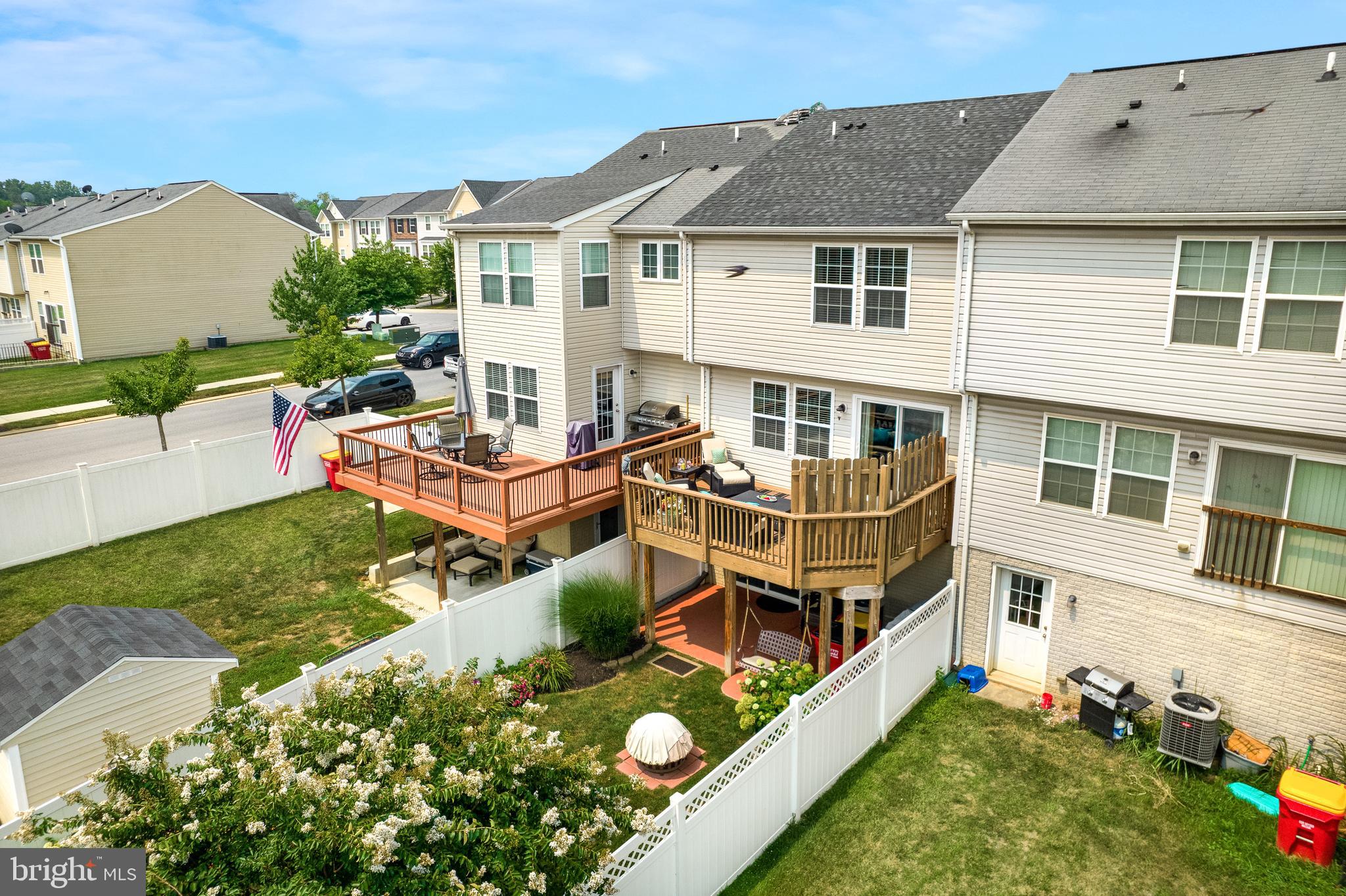 LAKELAND PLACE - Residential