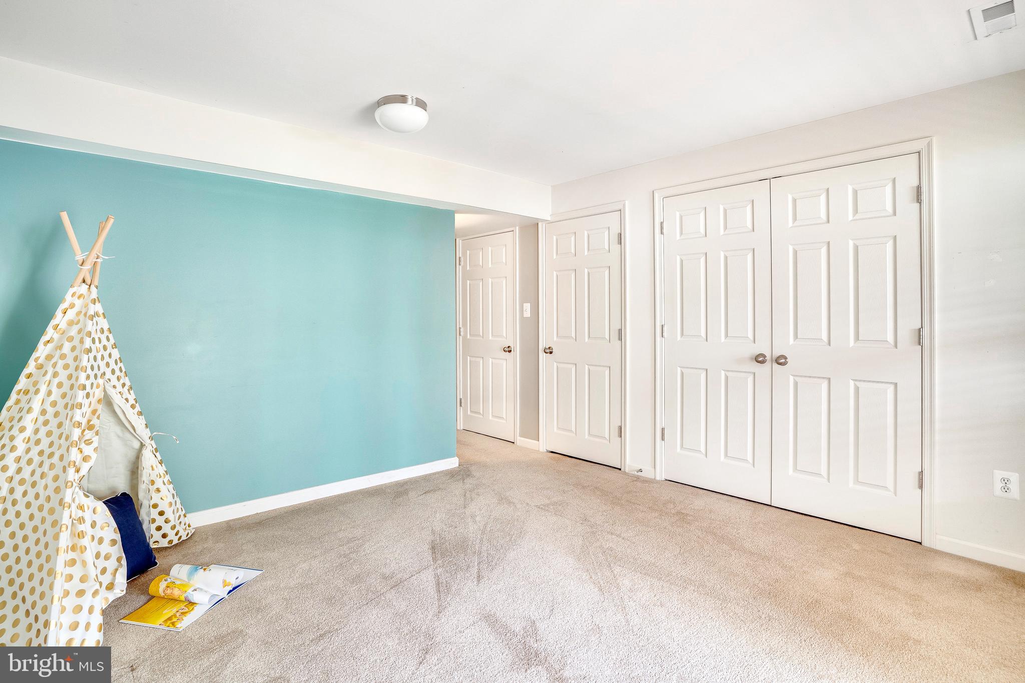 LAKELAND PLACE - Residential