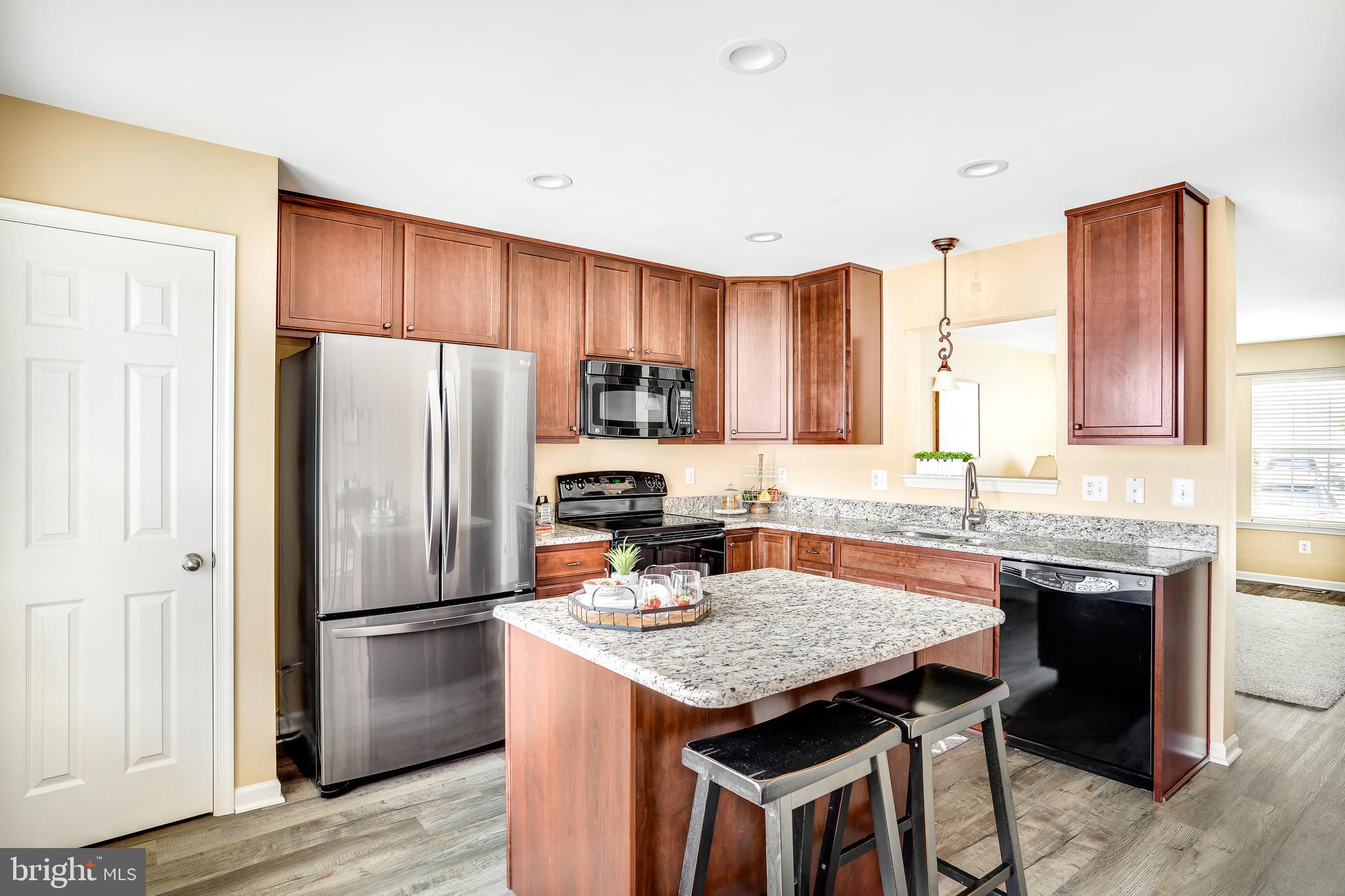 LAKELAND PLACE - Residential