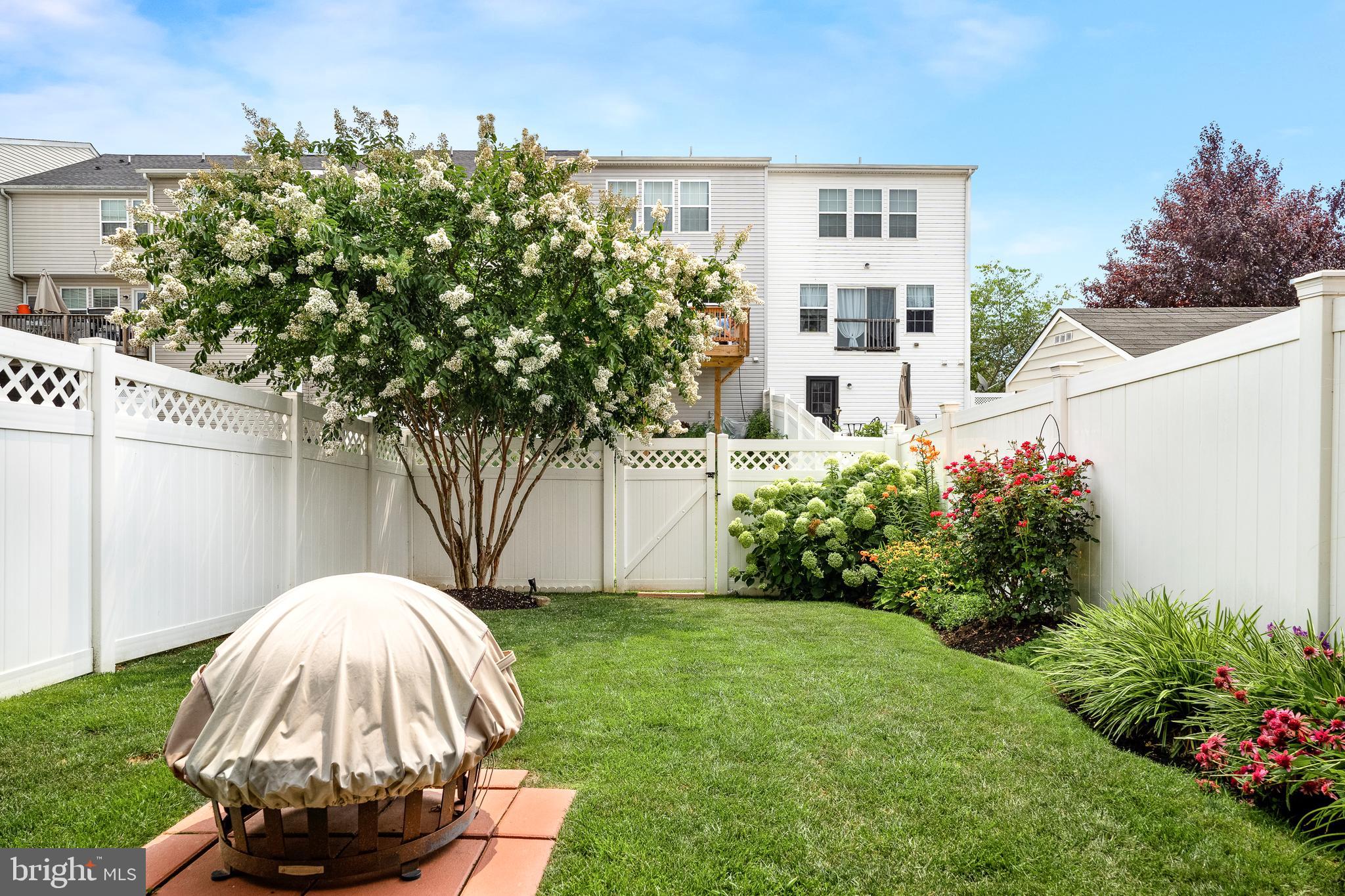 LAKELAND PLACE - Residential