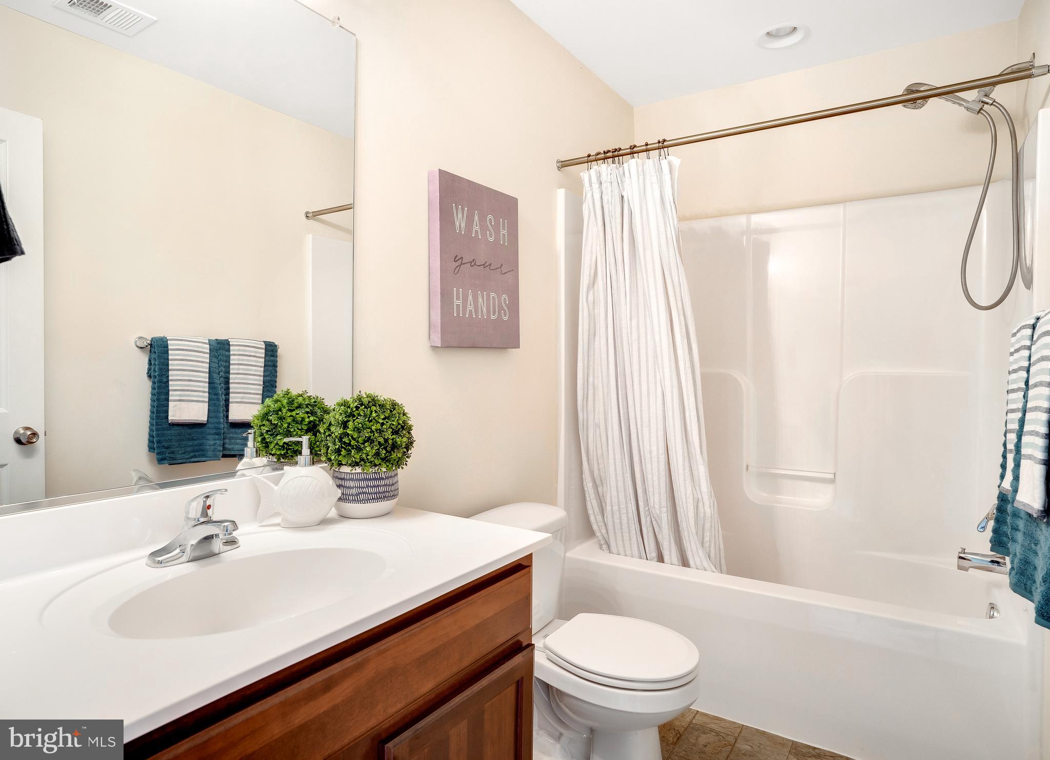 LAKELAND PLACE - Residential