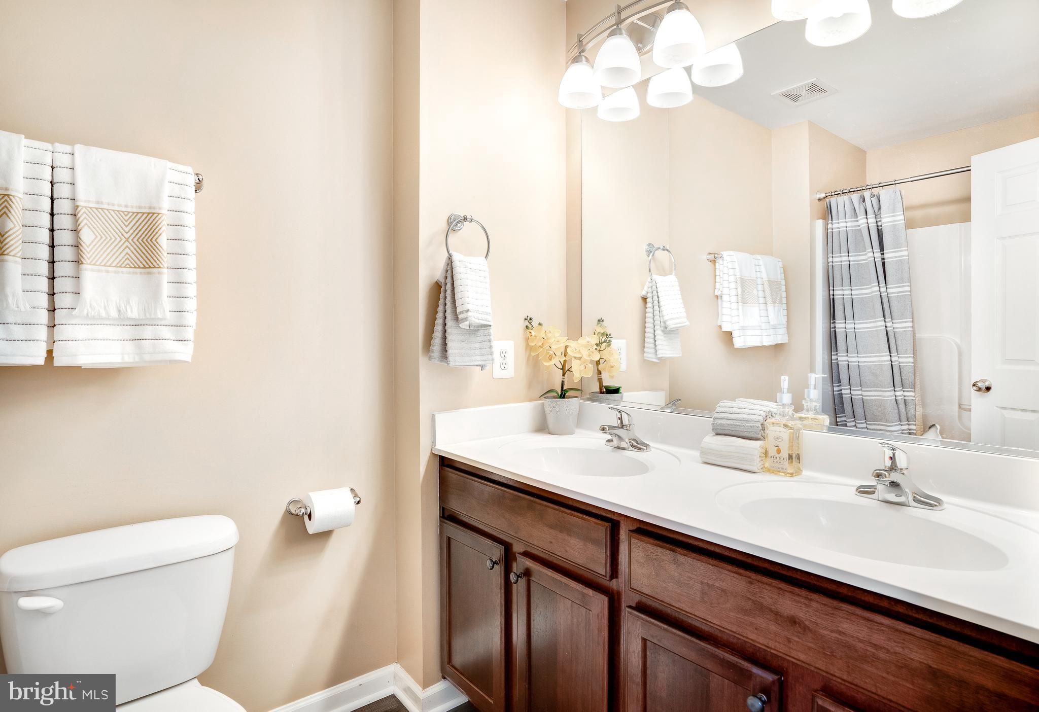 LAKELAND PLACE - Residential