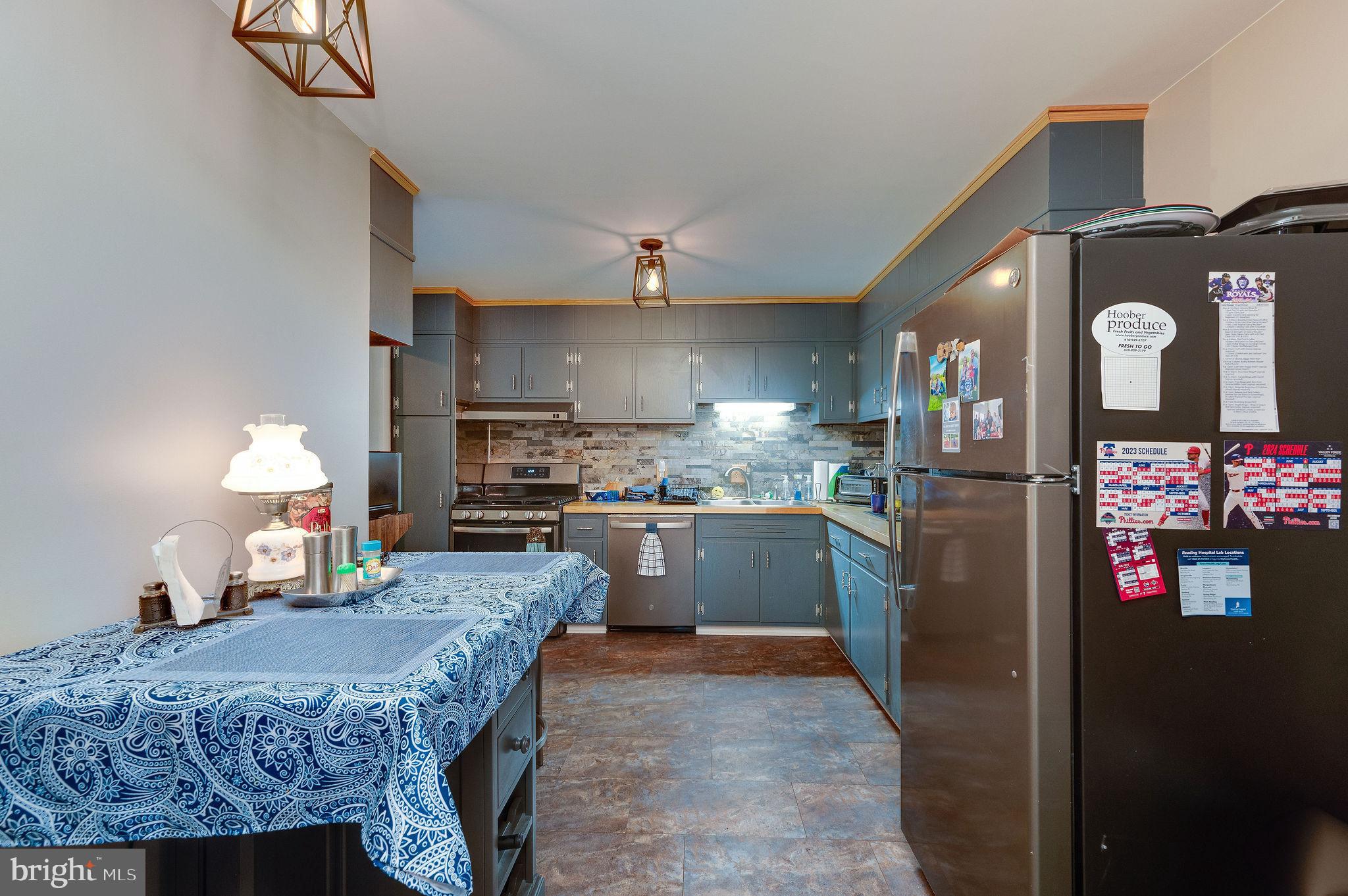 HUMMINGBIRD HILL - Residential