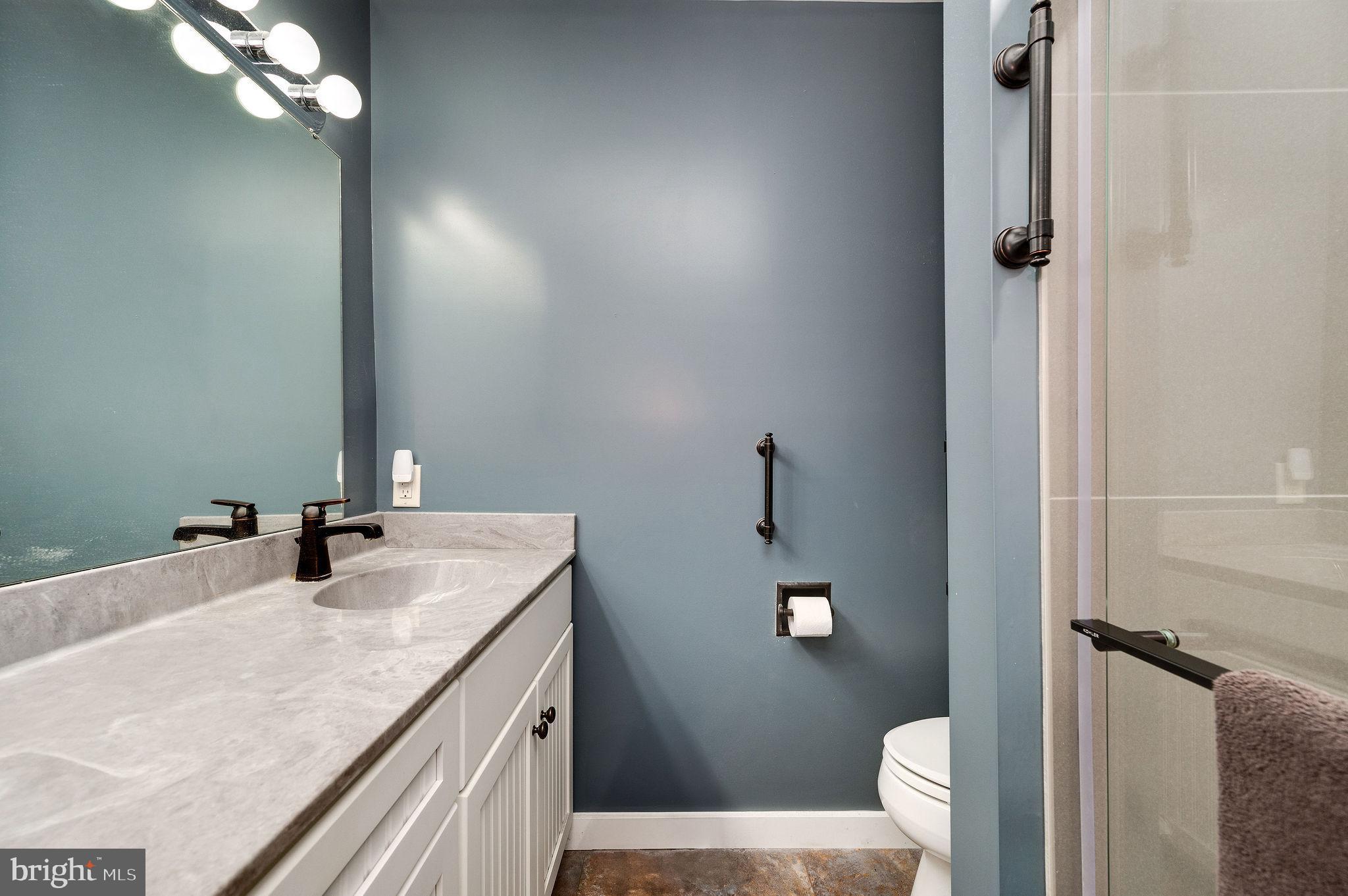 HUMMINGBIRD HILL - Residential