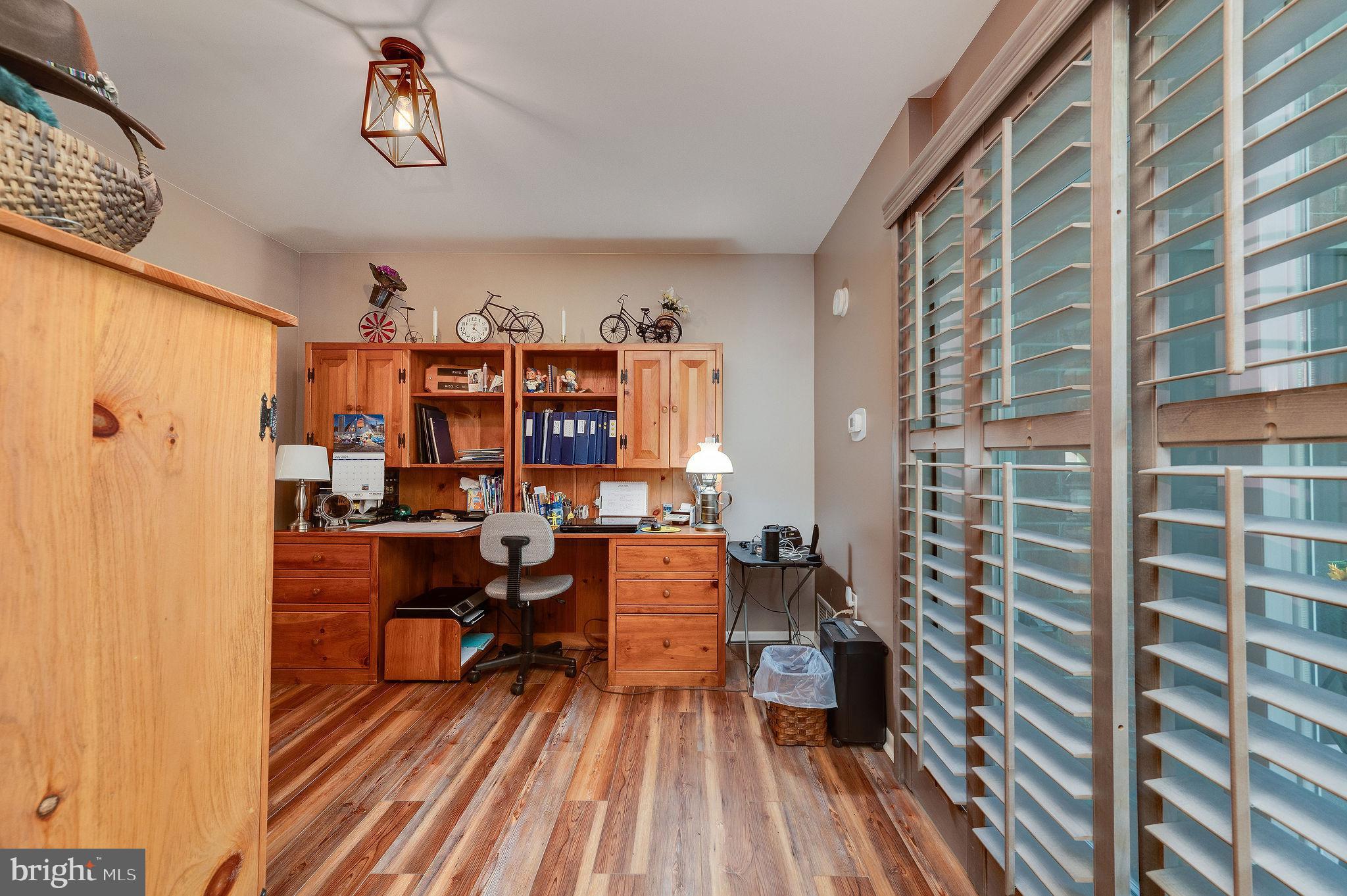 HUMMINGBIRD HILL - Residential