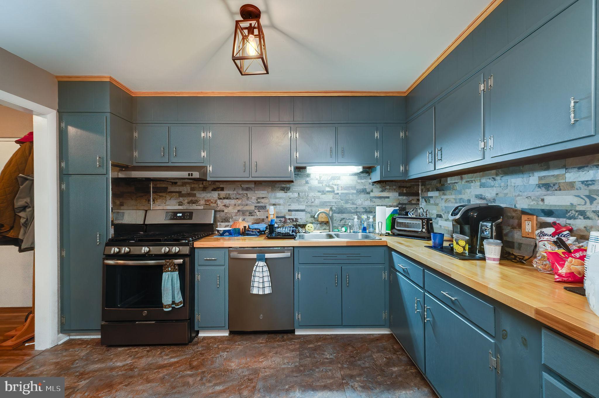 HUMMINGBIRD HILL - Residential