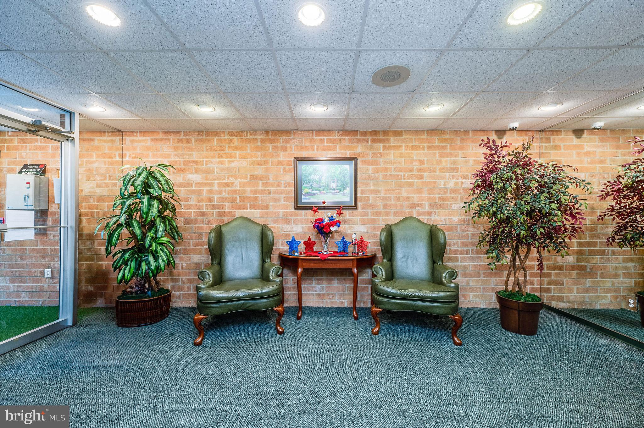 HUMMINGBIRD HILL - Residential