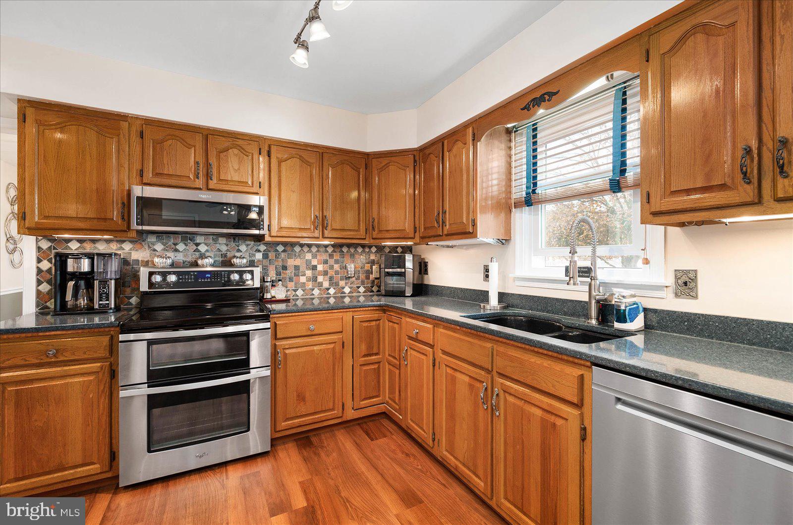 CROSS CREEK - Residential