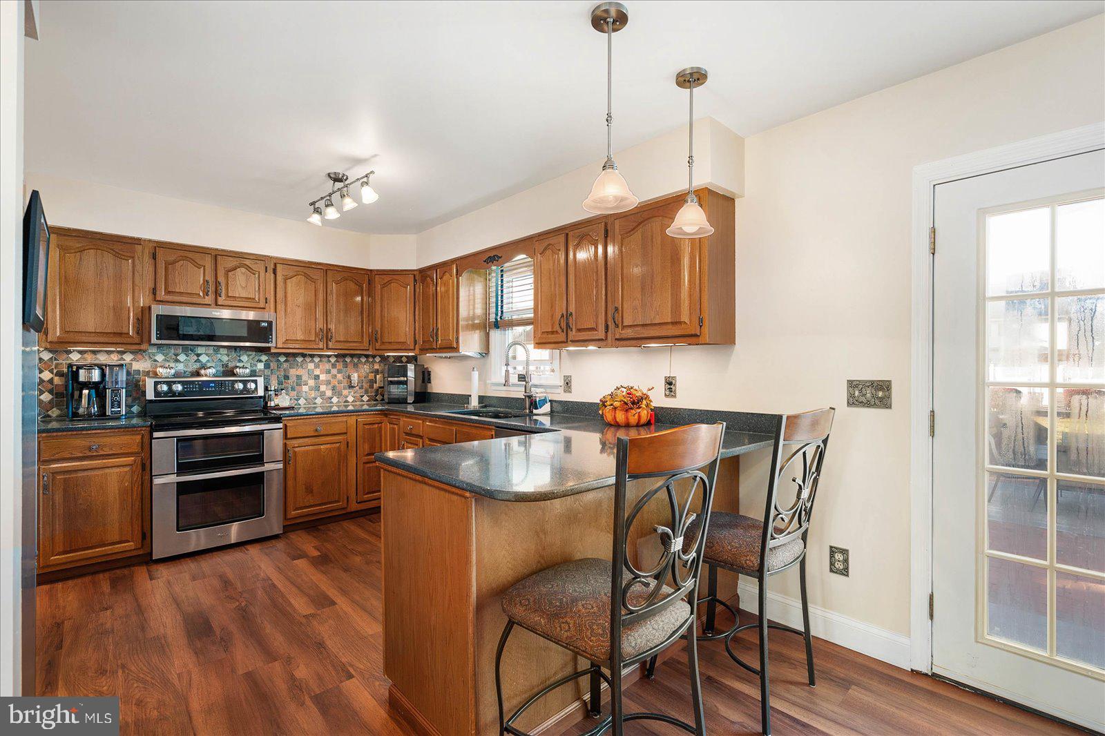 CROSS CREEK - Residential