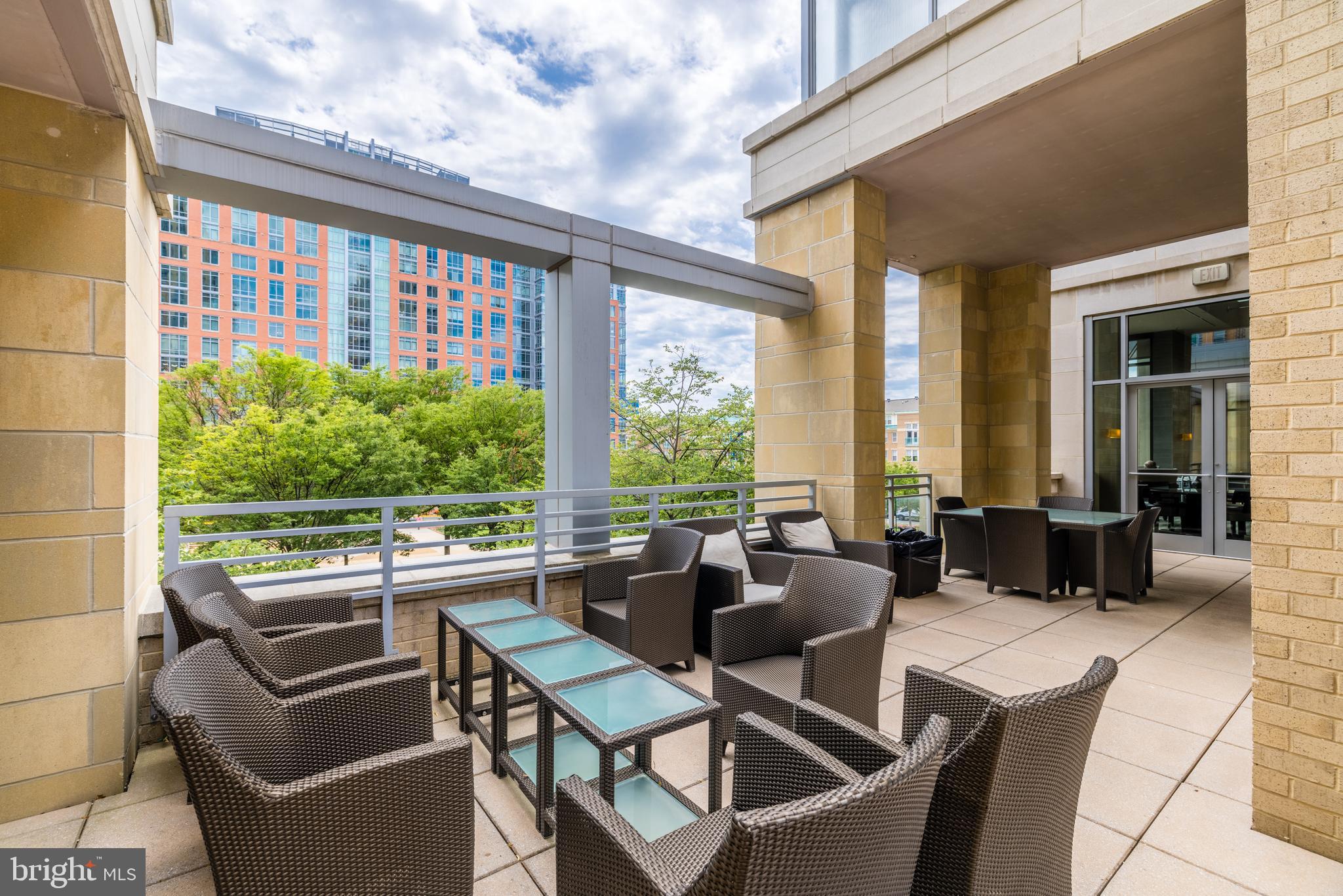 MIDTOWN AT RESTON TOWN CENTER - Residential