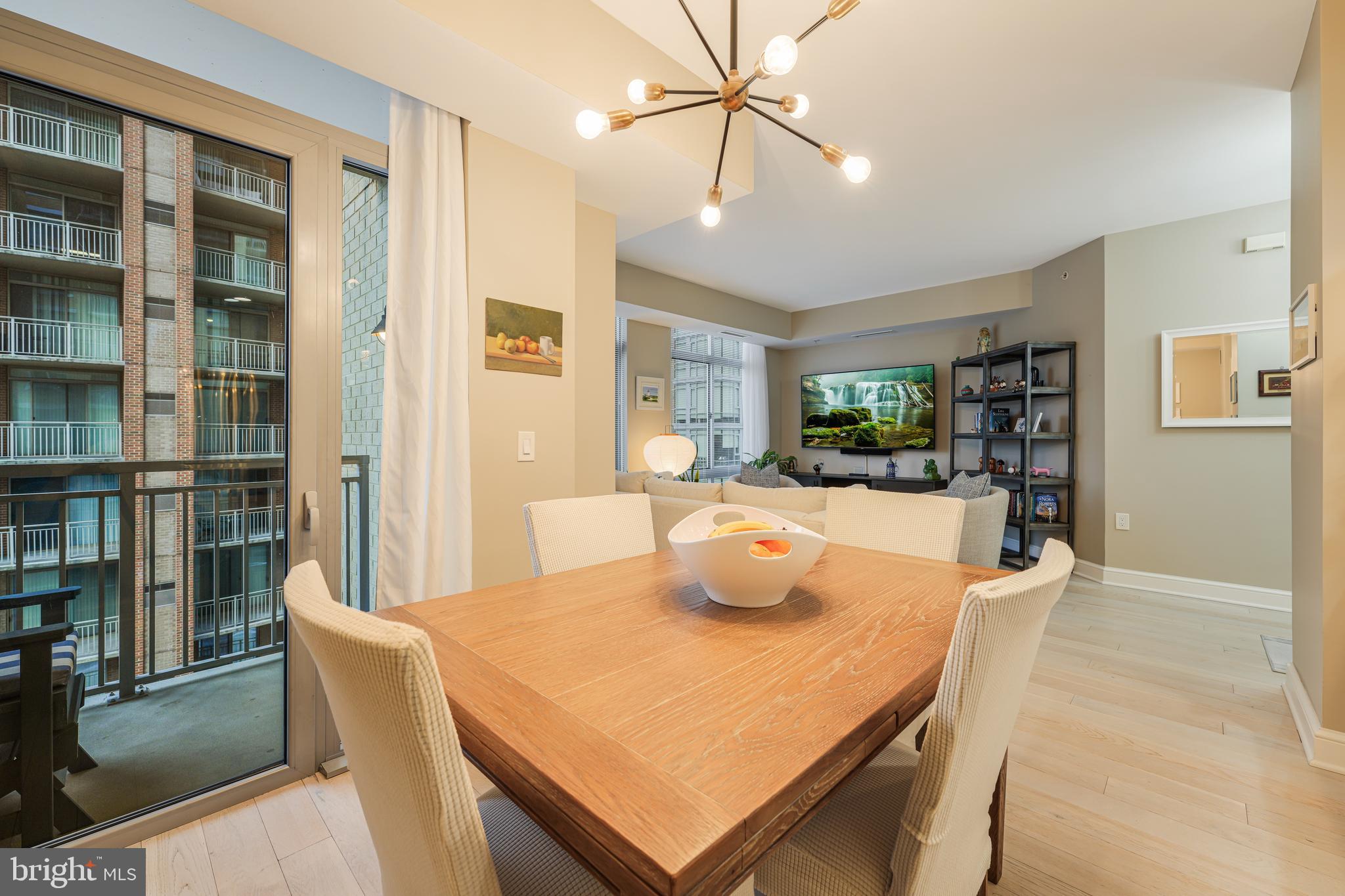 MIDTOWN AT RESTON TOWN CENTER - Residential