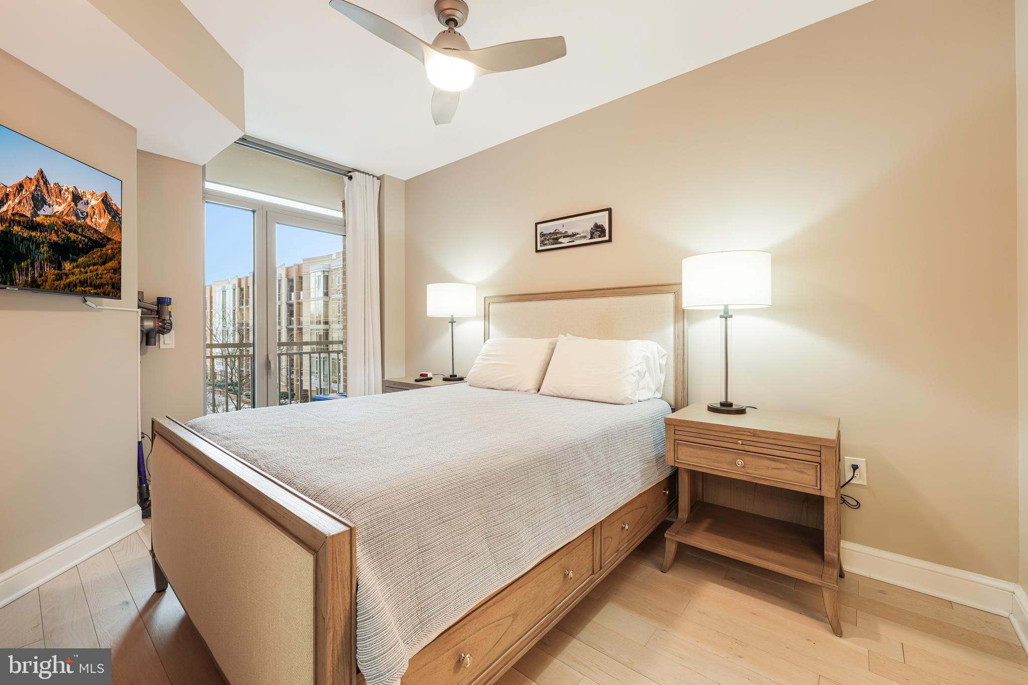 MIDTOWN AT RESTON TOWN CENTER - Residential